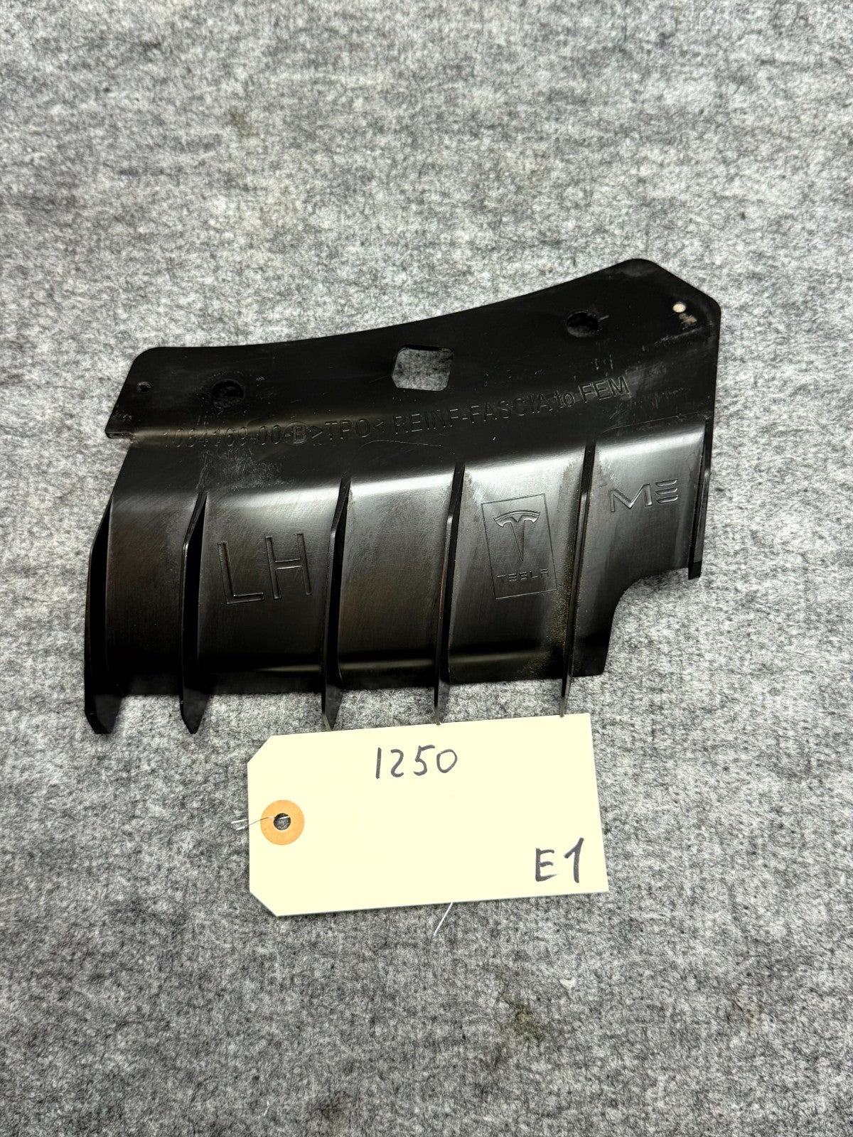 ♦️17-23 TESLA MODEL 3 FRONT LEFT UPPER BUMPER SUPPORT BRACKET OEM, 1084169-00-B