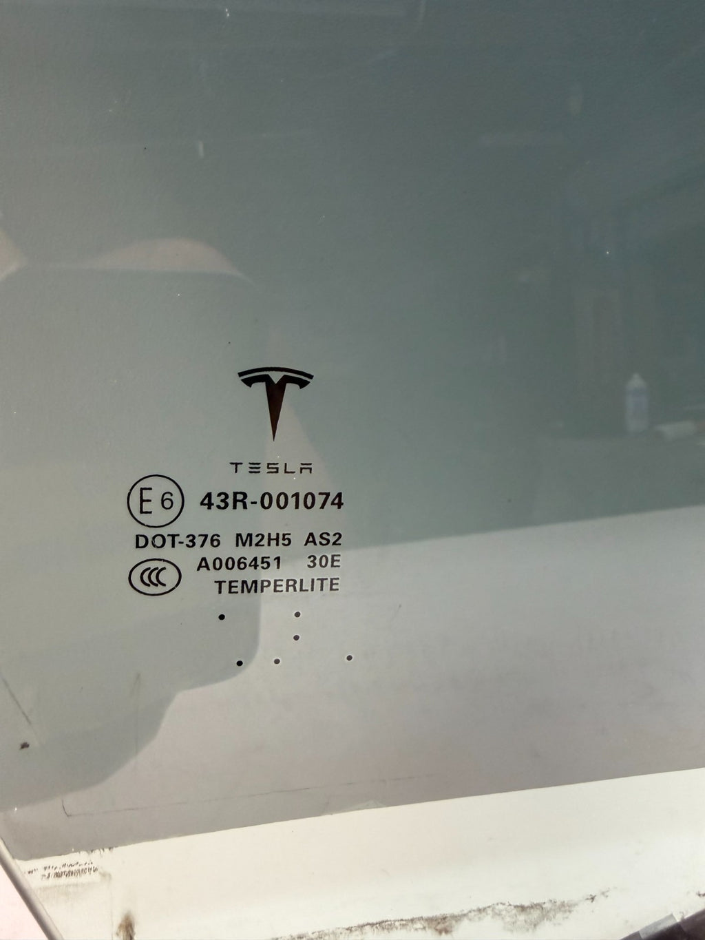 2012-20 Tesla Model S Front Right Passenger Side Door Window Glass 43R-001074