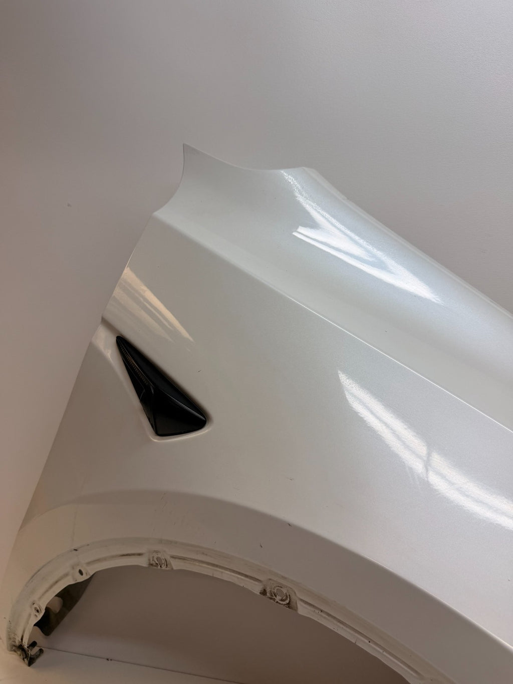 2020-2024 Tesla Model Y FRONT FENDER RH PASSENGER SIDE