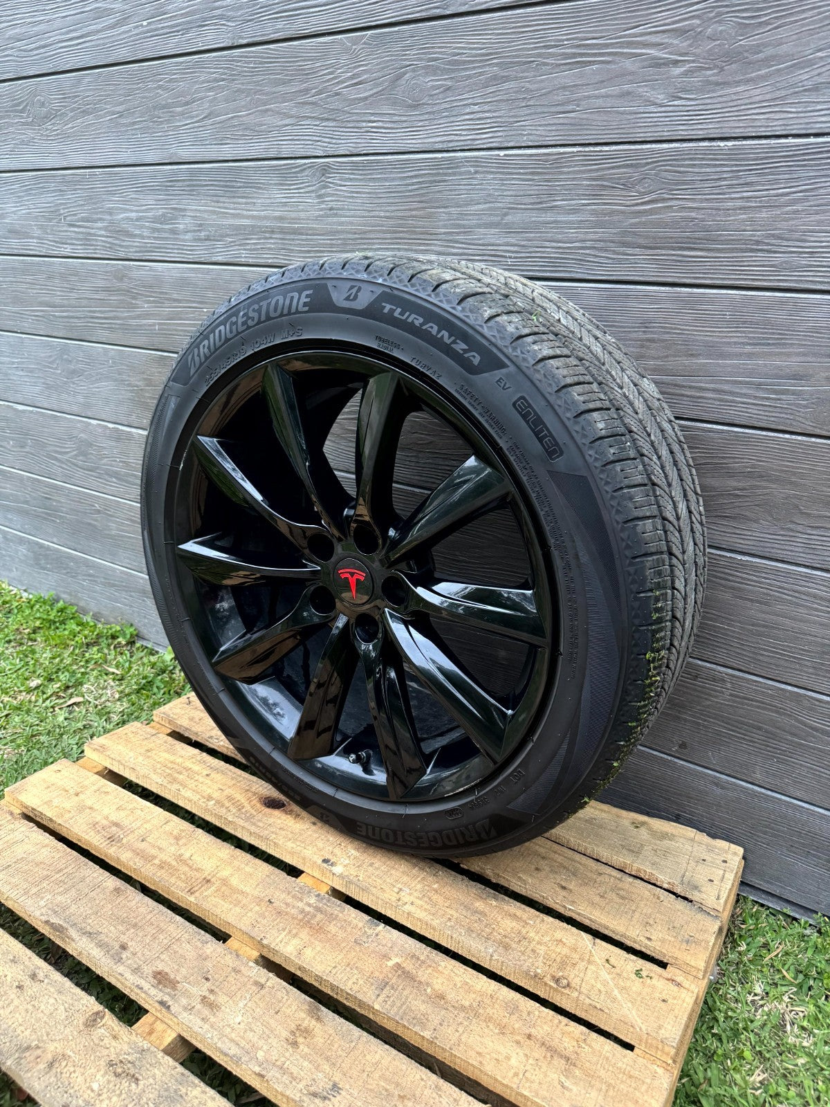 2017 - 2023 TESLA MODEL 3 Y FULL WHEEL WITH RIM SET W/ EMBLEM