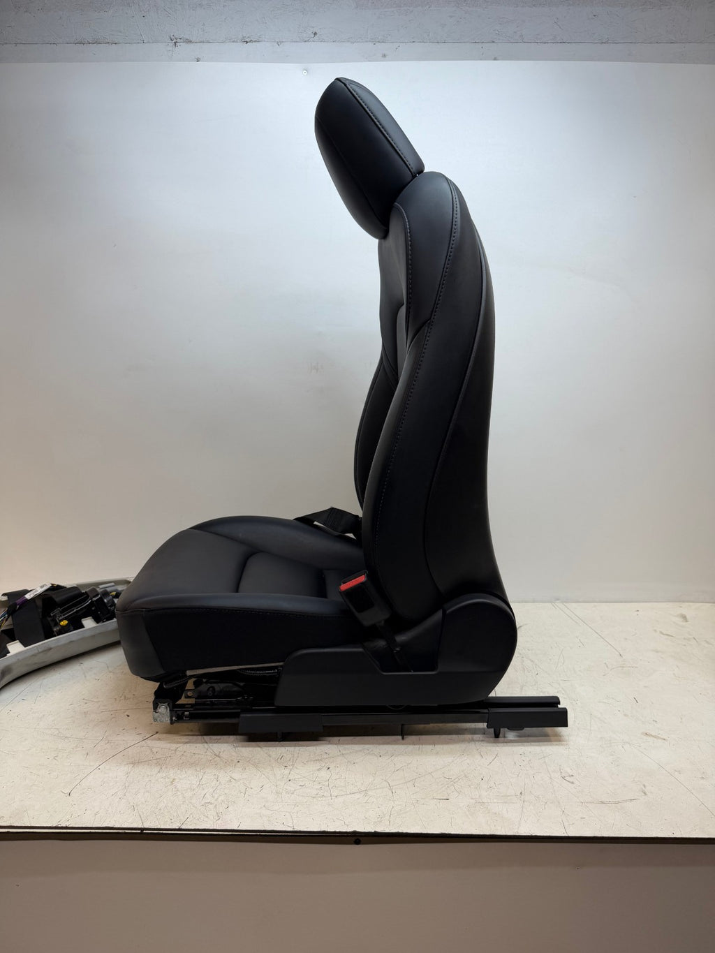 2017-23 Tesla Model 3 Front Right Passenger Side 1st Row Seat Black 1456943-99-E