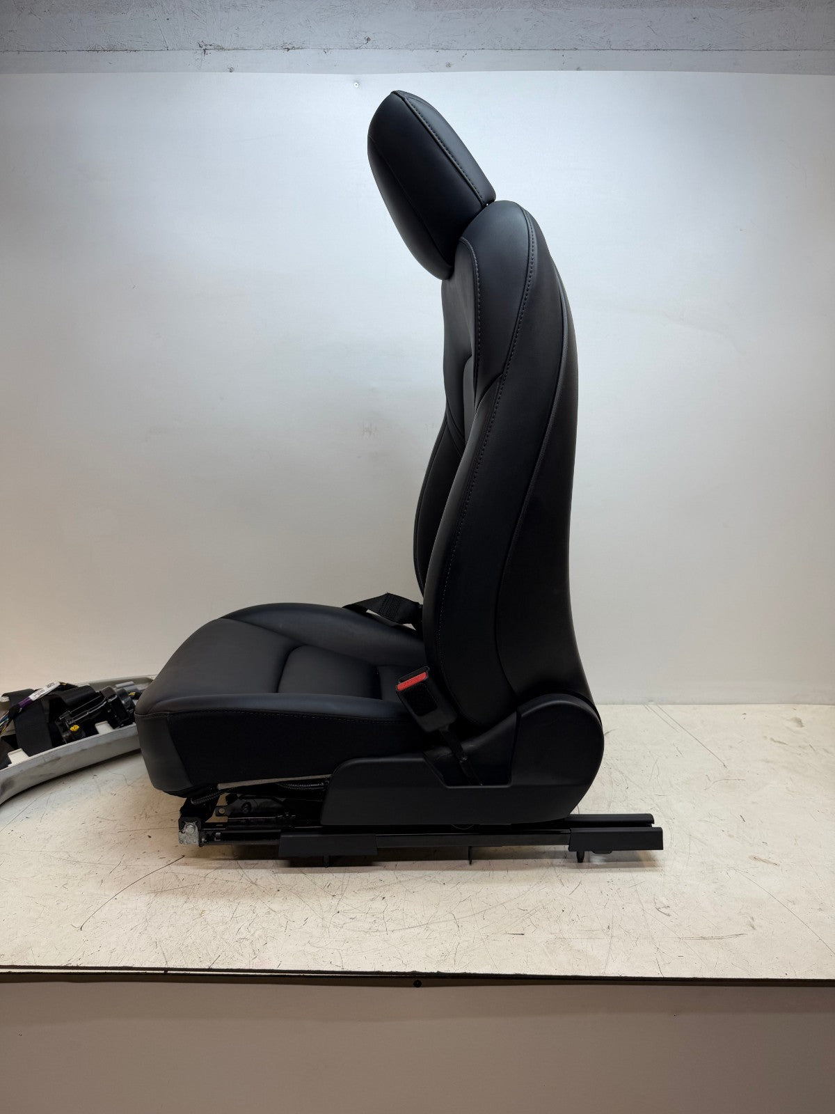 2017-23 Tesla Model 3 Front Right Passenger Side 1st Row Seat Black 1456943-99-E