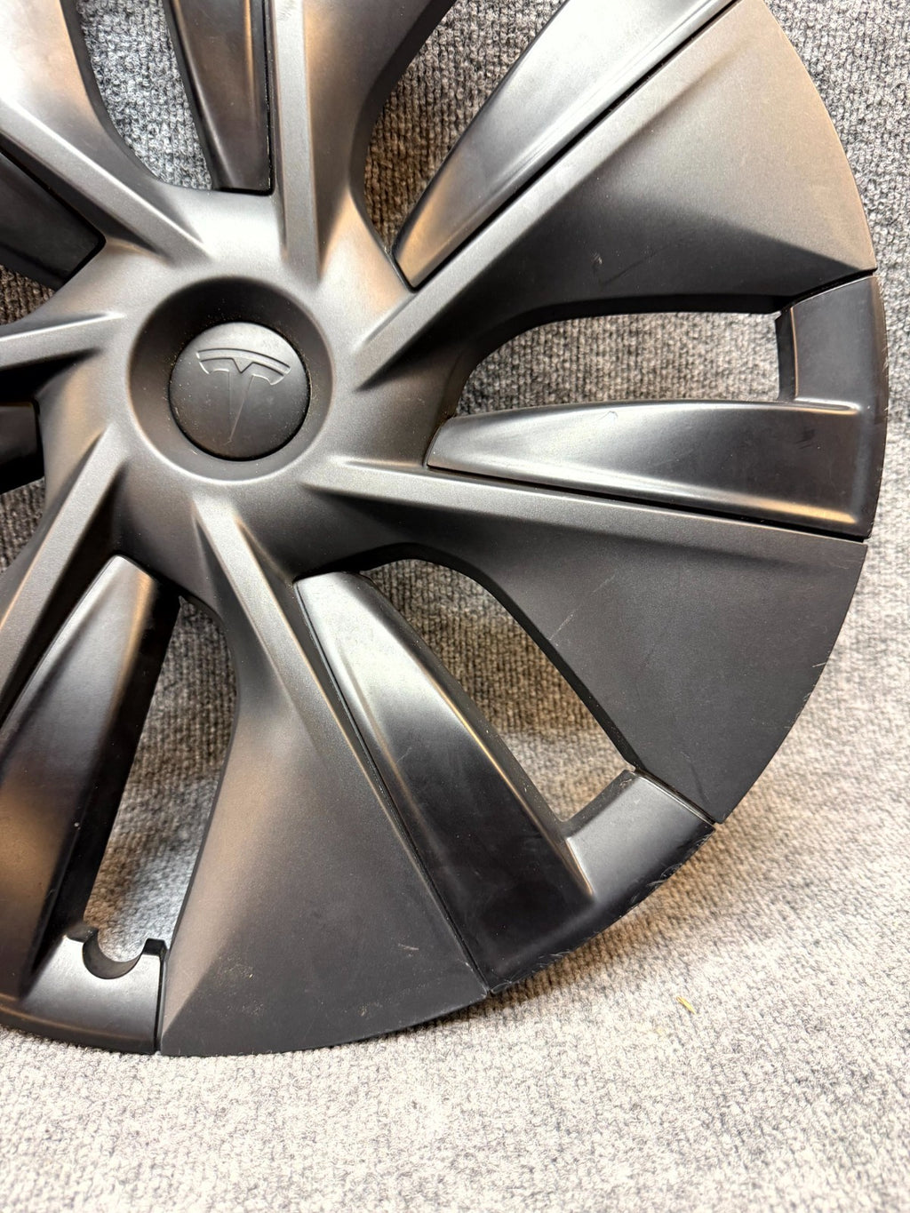 2020 - 2024 TESLA MODEL Y GEMINI WHEEL RIM HUBCAP COVER OEM, 1044235-00-C