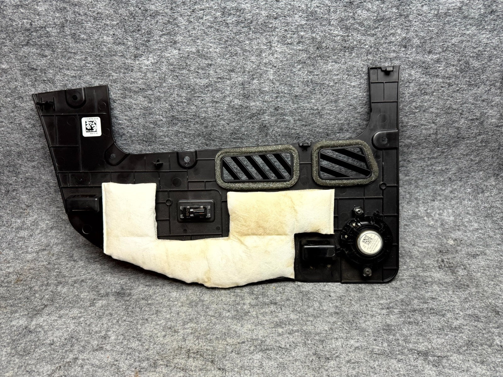 ♦️2017 – 2023 TESLA MODEL 3 FRONT RIGHT LOWER DASH COVER TRIM OEM, 1130978-00-B