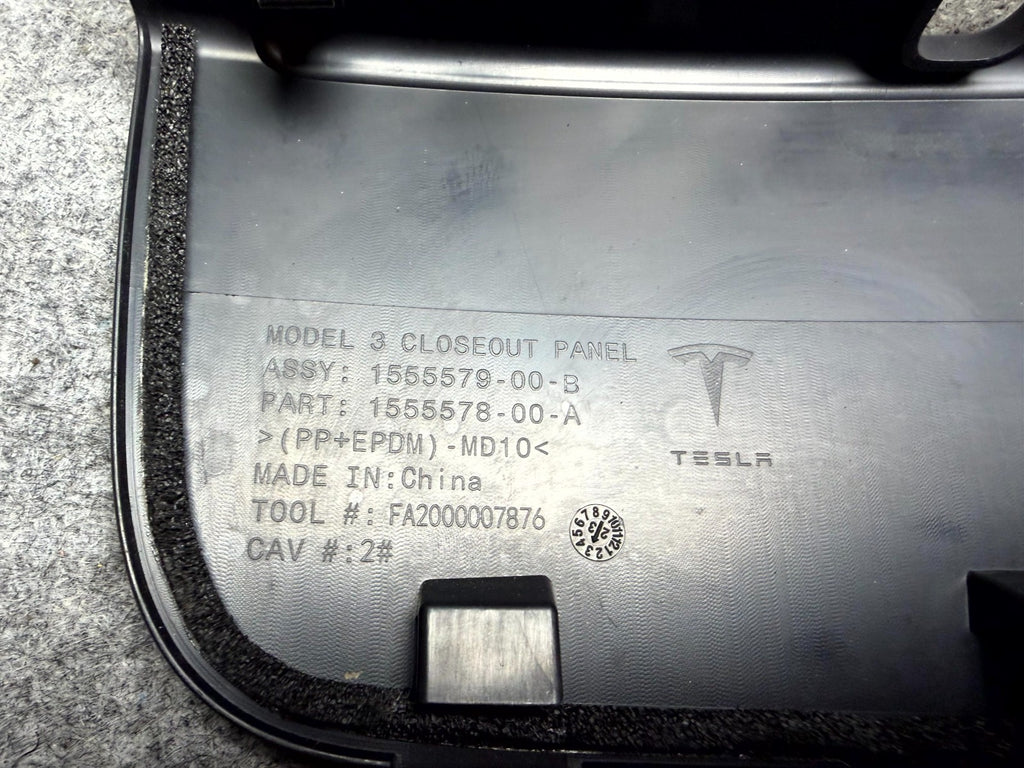 ♦️2017–2023 TESLA MODEL 3 FRONT FRUNK CLOSEOUT HOOD LOCK COVER OEM, 1555578-00-A