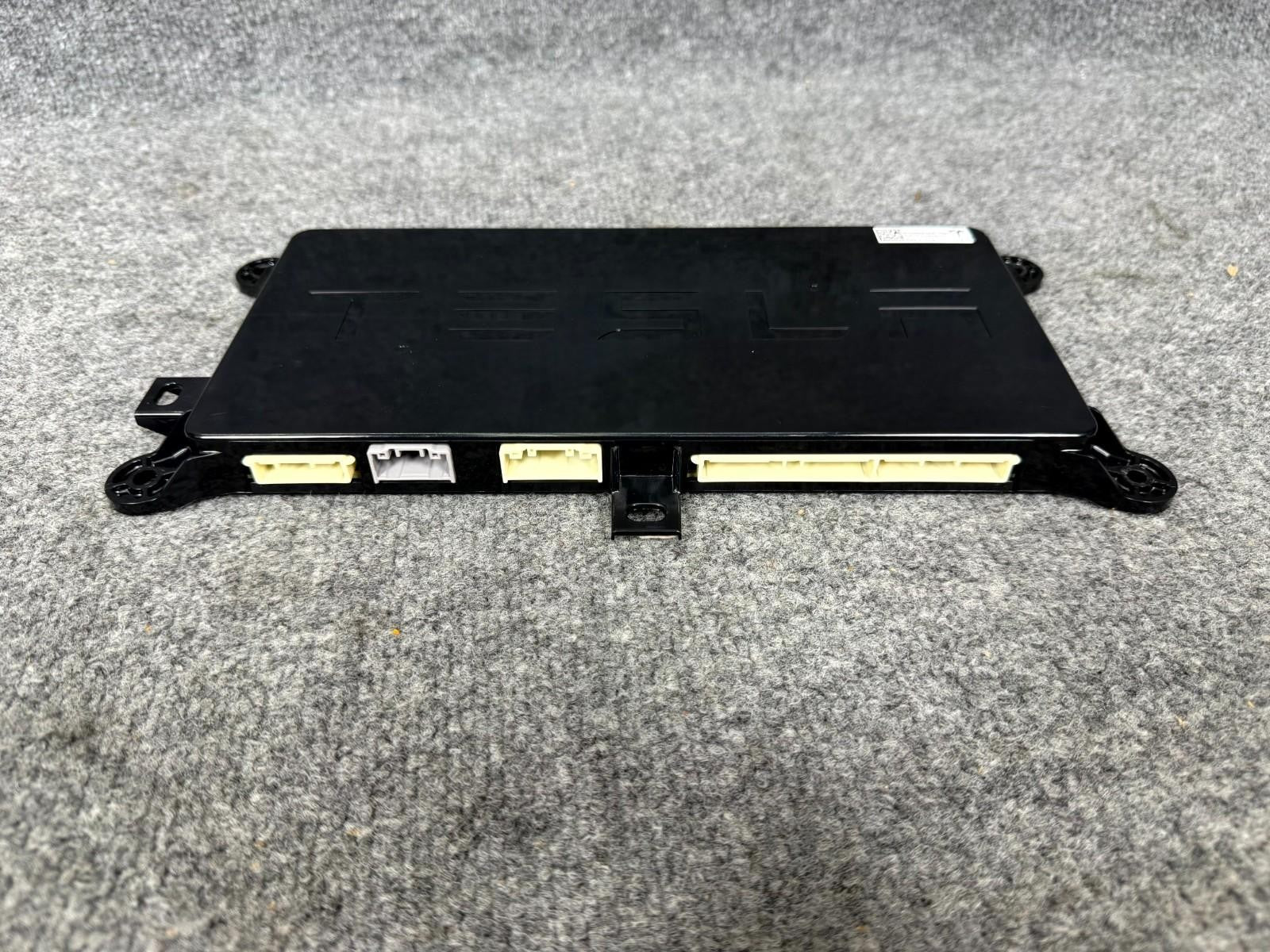 ♦️16-20 Tesla Model X Chassis Rear Body Computer Control Module OEM,1043900-00-E