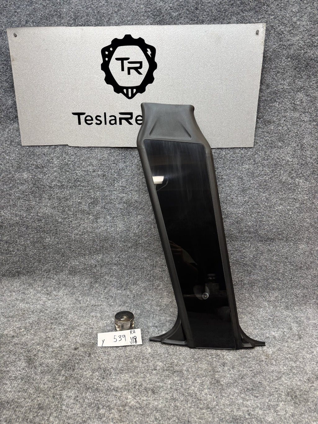 2020 - 2024 TESLA MODEL Y RIGHT SIDE B-PILLAR GLASS TRIM CAMERA OEM 1785300-00-B