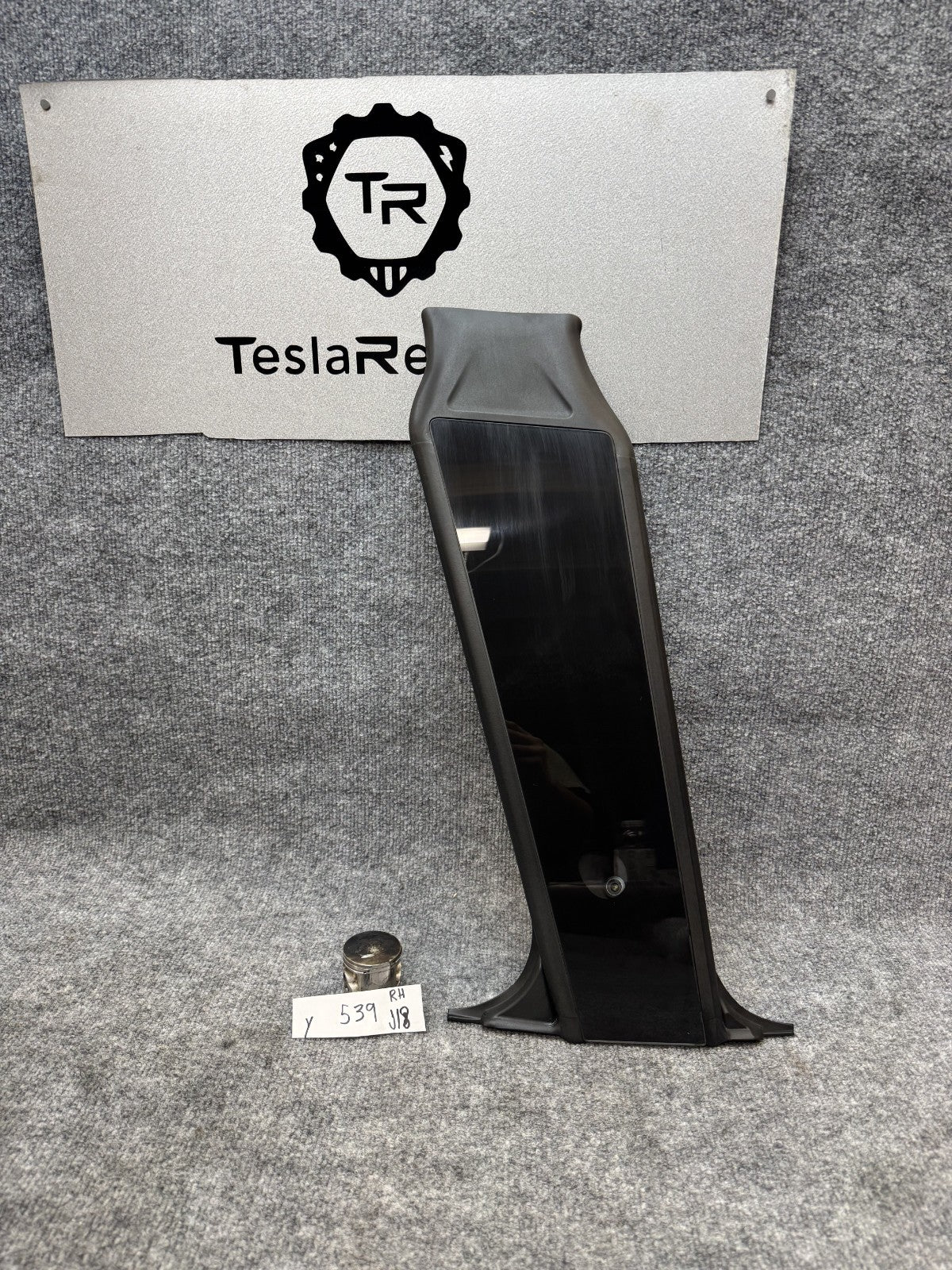 2020 - 2024 TESLA MODEL Y RIGHT SIDE B-PILLAR GLASS TRIM CAMERA OEM 1785300-00-B