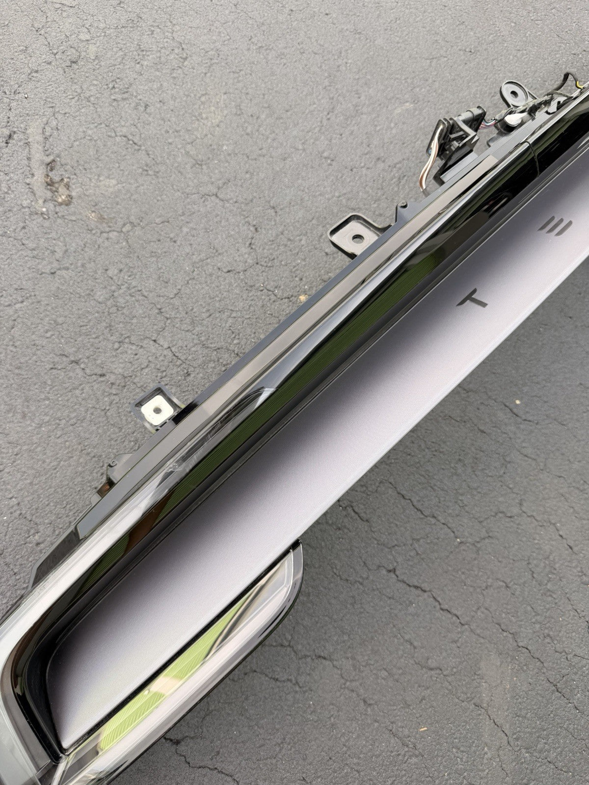 2025 2026 Tesla Model Y Rear Liftgate Lamp Light OEM 2004606-00-B