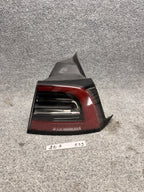 2021-2024 TESLA MODEL 3/Y RIGHT SIDE  TAIL LIGHT USED OEM (1502087-00-D) 4 Pin