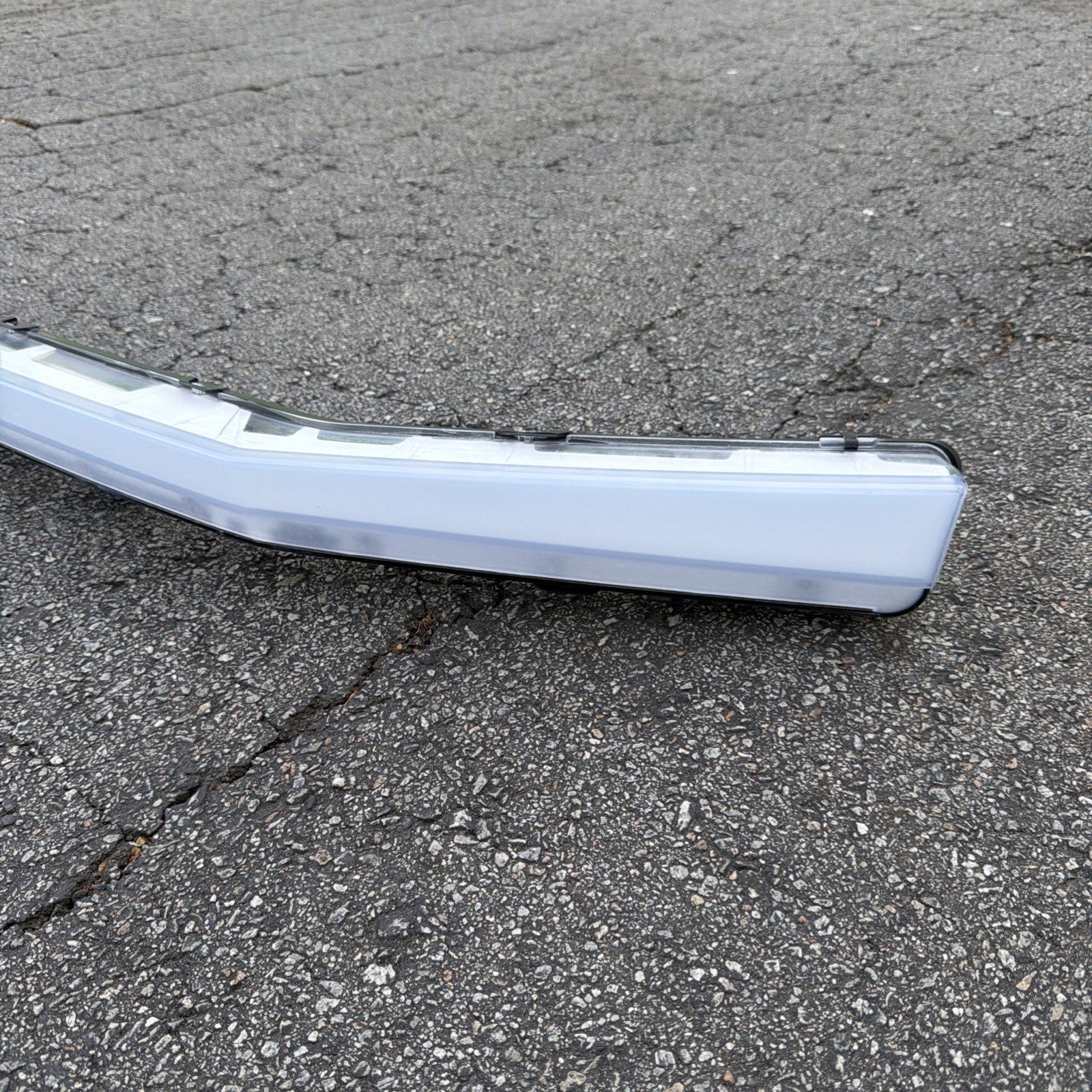 2024-2026 Tesla Cybertruck Front LightBar 1806407-00-D OEM