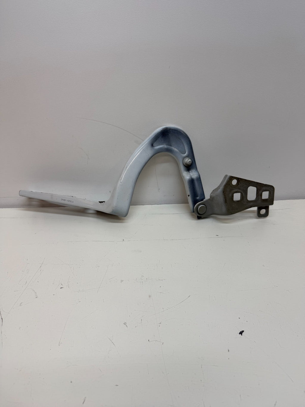 2020-2024 Tesla Model Y Front Right Passenger Side Hood Hinge 1496268-00-C