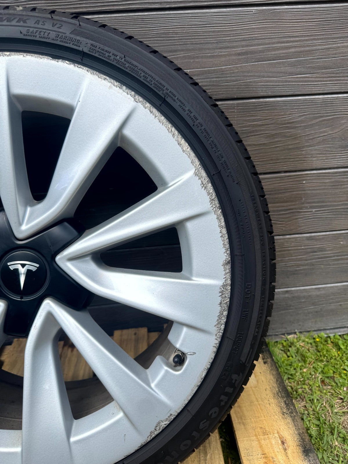 2017 - 2023 TESLA MODEL 3 FACTORY WHEEL RIM WITH TIRE OEM, 1044264-00-A