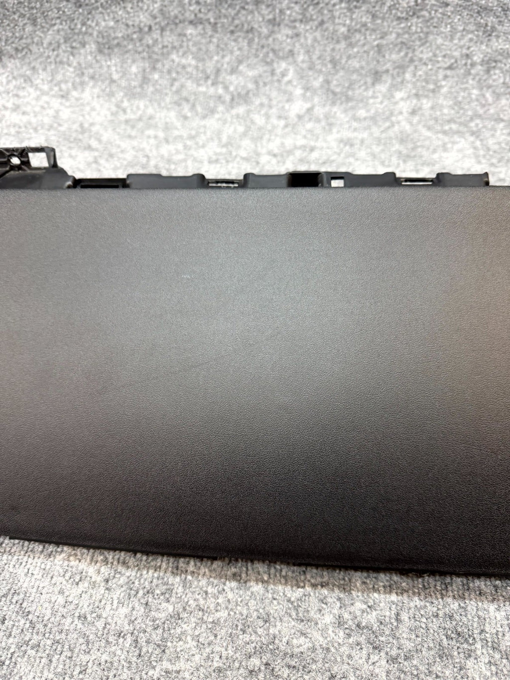 2020 - 2024 TESLA MODEL Y DASH GLOVE BOX COMPARTMENT STORAGE OEM, 1083331-00-A
