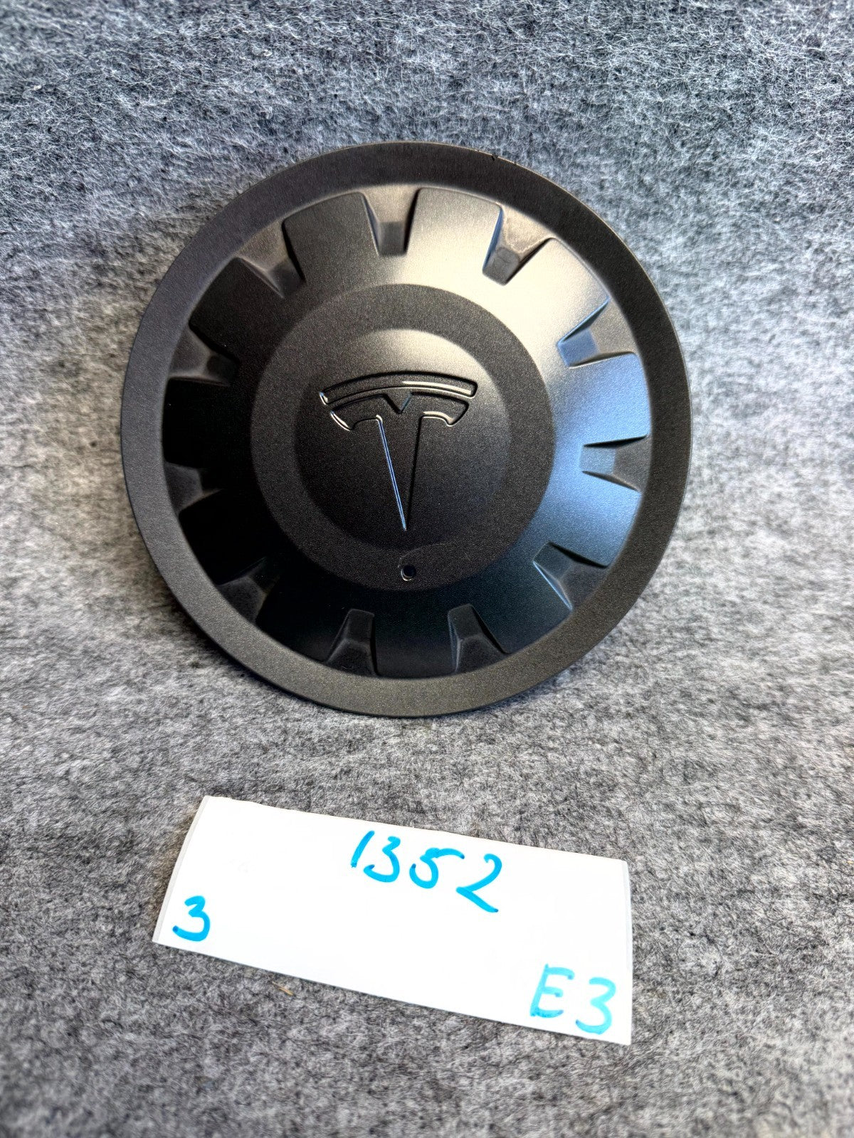 ♦️2017 – 2023 TESLA MODEL 3 UBERTURBINE WHEEL CENTER CAP OEM, 1188236-00-A