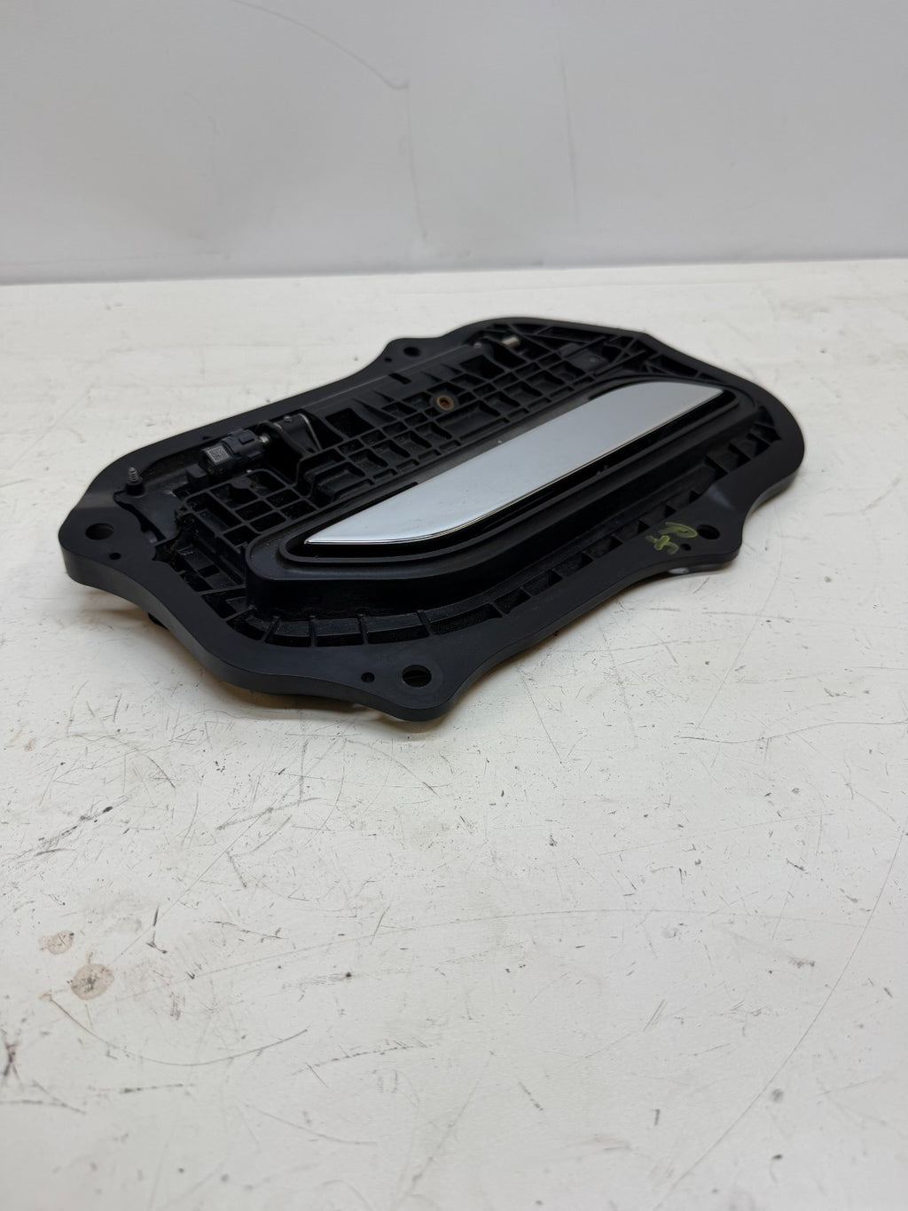 2016-2020 Tesla Model S Front Right Passenger Side Exterior Door Handle