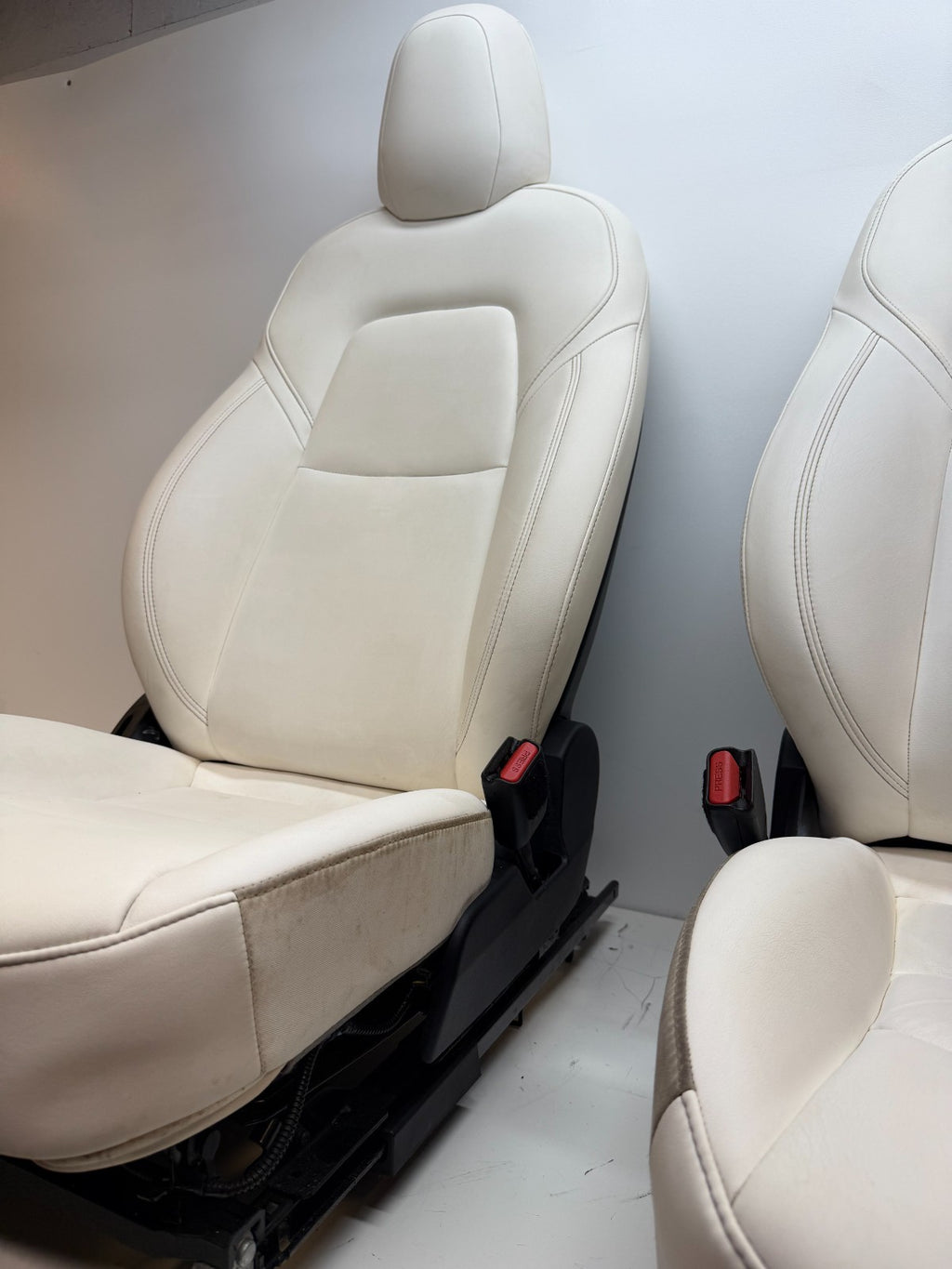 2017-2023 TESLA MODEL Y FRONT & REAR SET OF SEATS ASSY WHITE