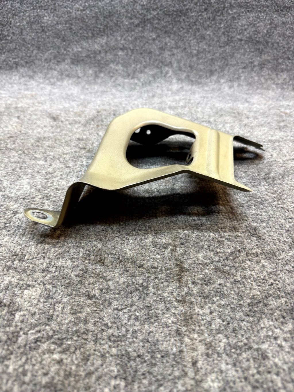2020 - 2024 TESLA MODEL Y FRONT LEFT SIDE FENDER BRACKET OEM, 1487491-00-A