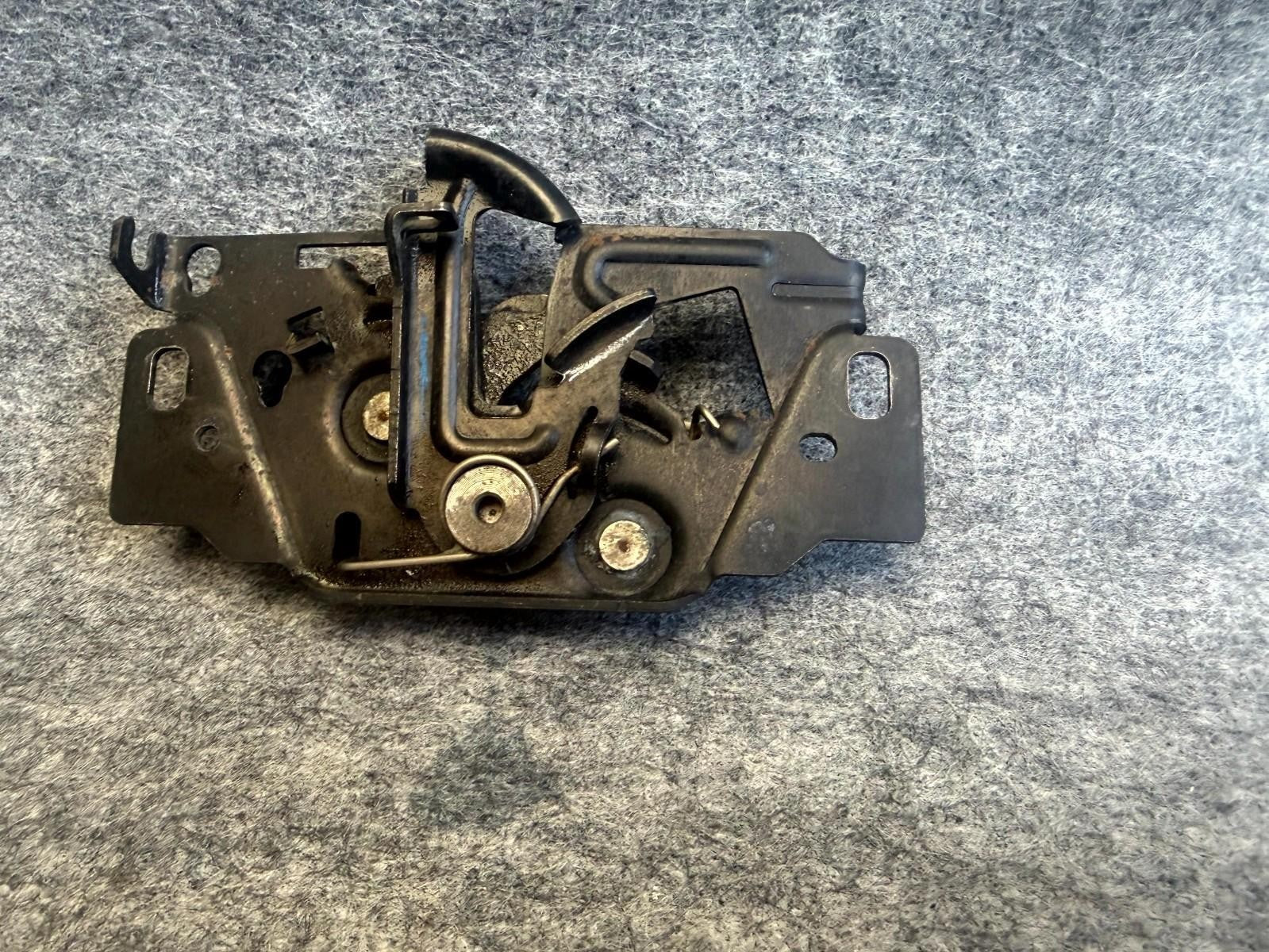♦️2017 - 2023 TESLA MODEL 3 FRONT HOOD LOCK LATCH ACTUATOR OEM, 1033011-00-G