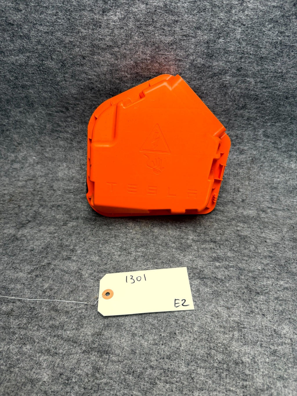♦️17–23 TESLA MODEL 3 CHARGE PORT SOCKET INLET CLOSE OUT COVER OEM, 1479255-00-B