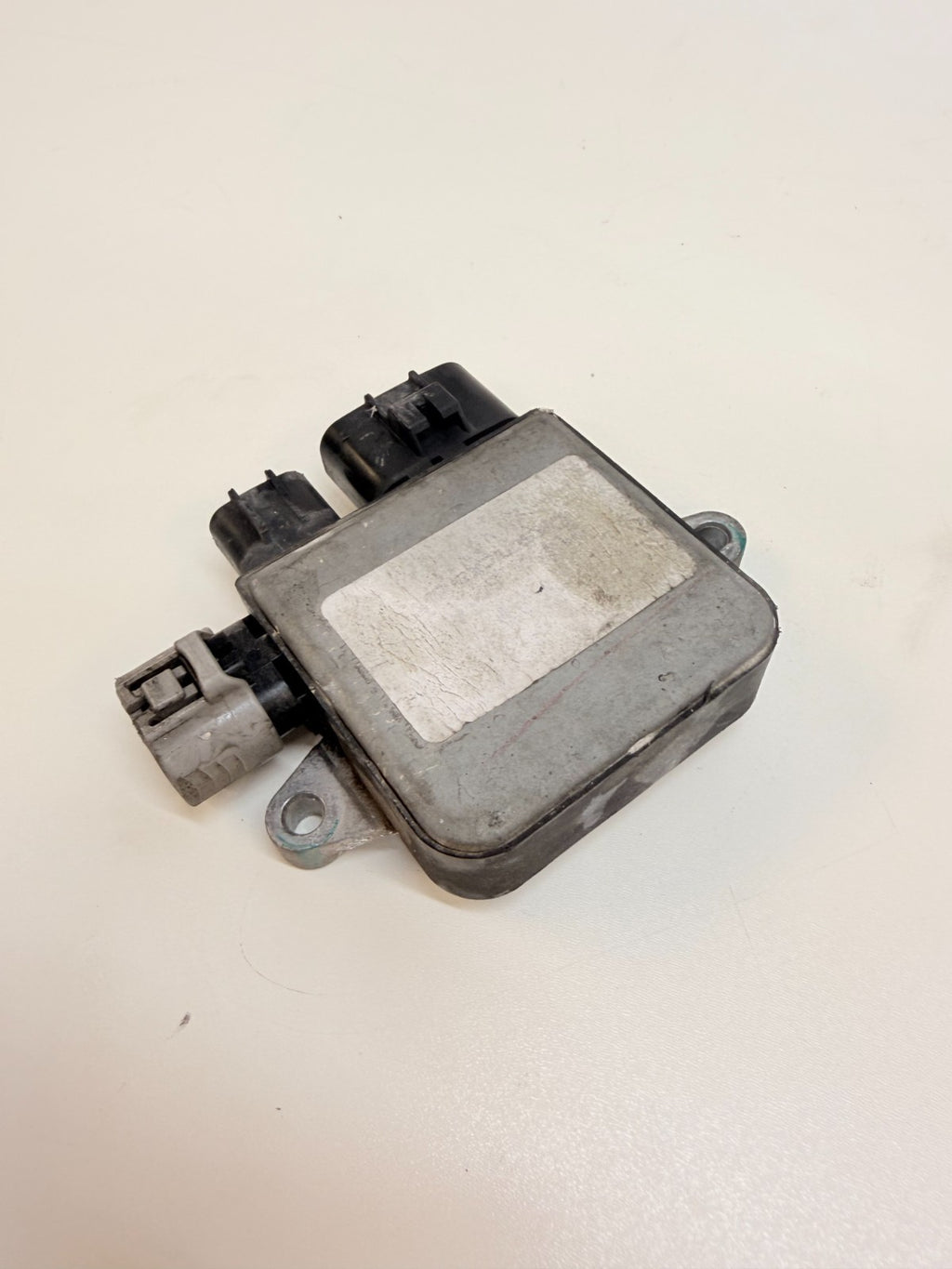2017–2020 Tesla Model S Radiator Cooling Fan Control Module Unit