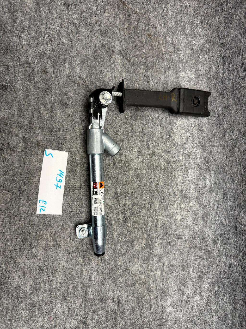 ♦️2012 - 2020 TESLA MODEL S FRONT RIGHT SEAT BELT PRETENSIONER OEM, 1005265-05-E