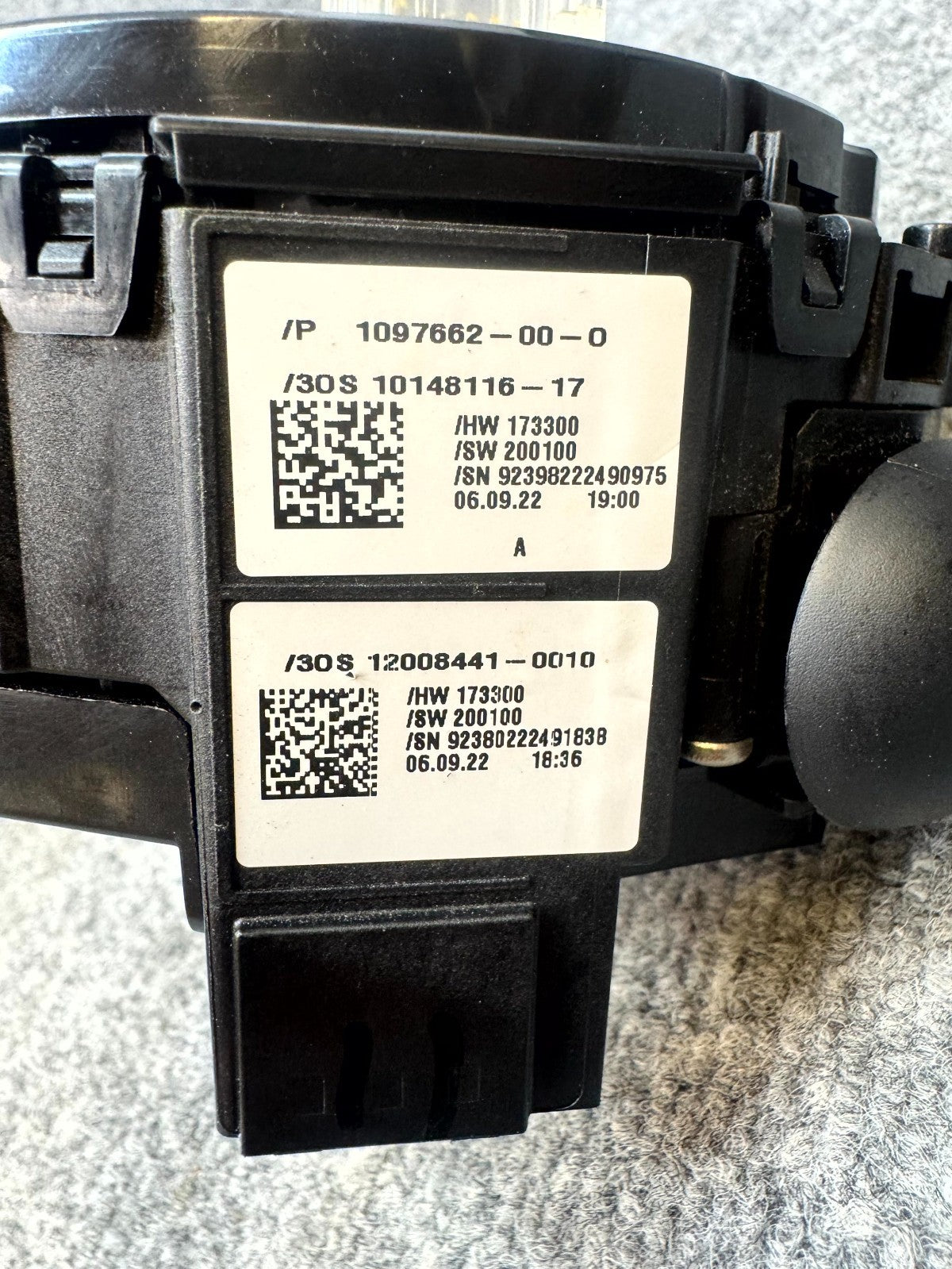 2017 - 2023 TESLA MODEL 3 STEERING COLUMN CONTROL MODULE OEM, 1097662-00-O
