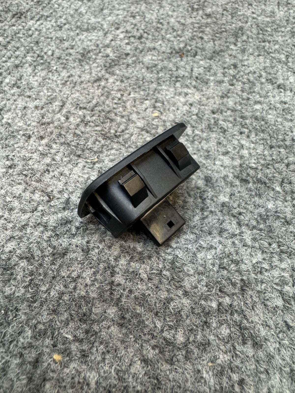 2017 – 2023 TESLA MODEL 3 FRUNK RELEASE BUTTON ASSEMBLY OEM, 1002066-00-A