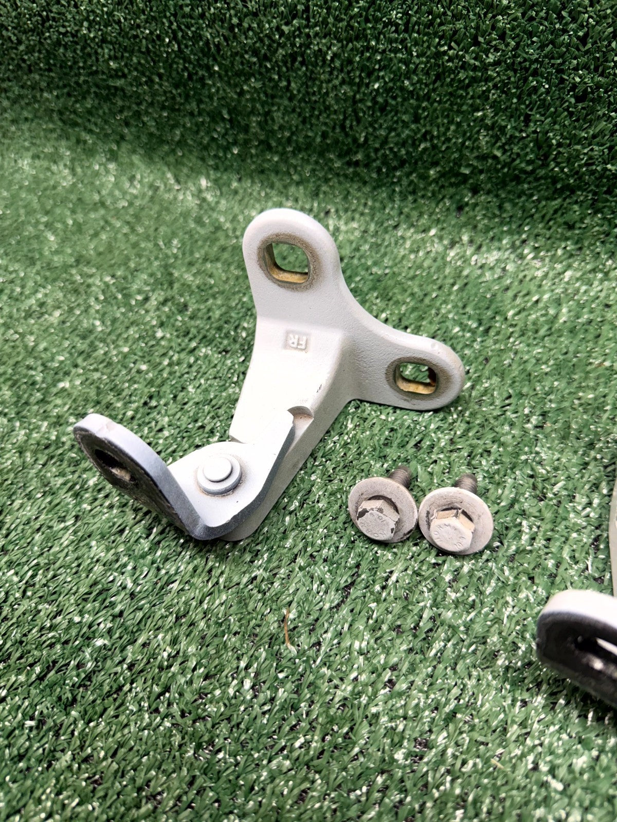 ♦️20-23 TESLA MODEL Y FRONT LEFT & RIGHT DOOR UPPER HINGE SET OEM, 1497496-00-B