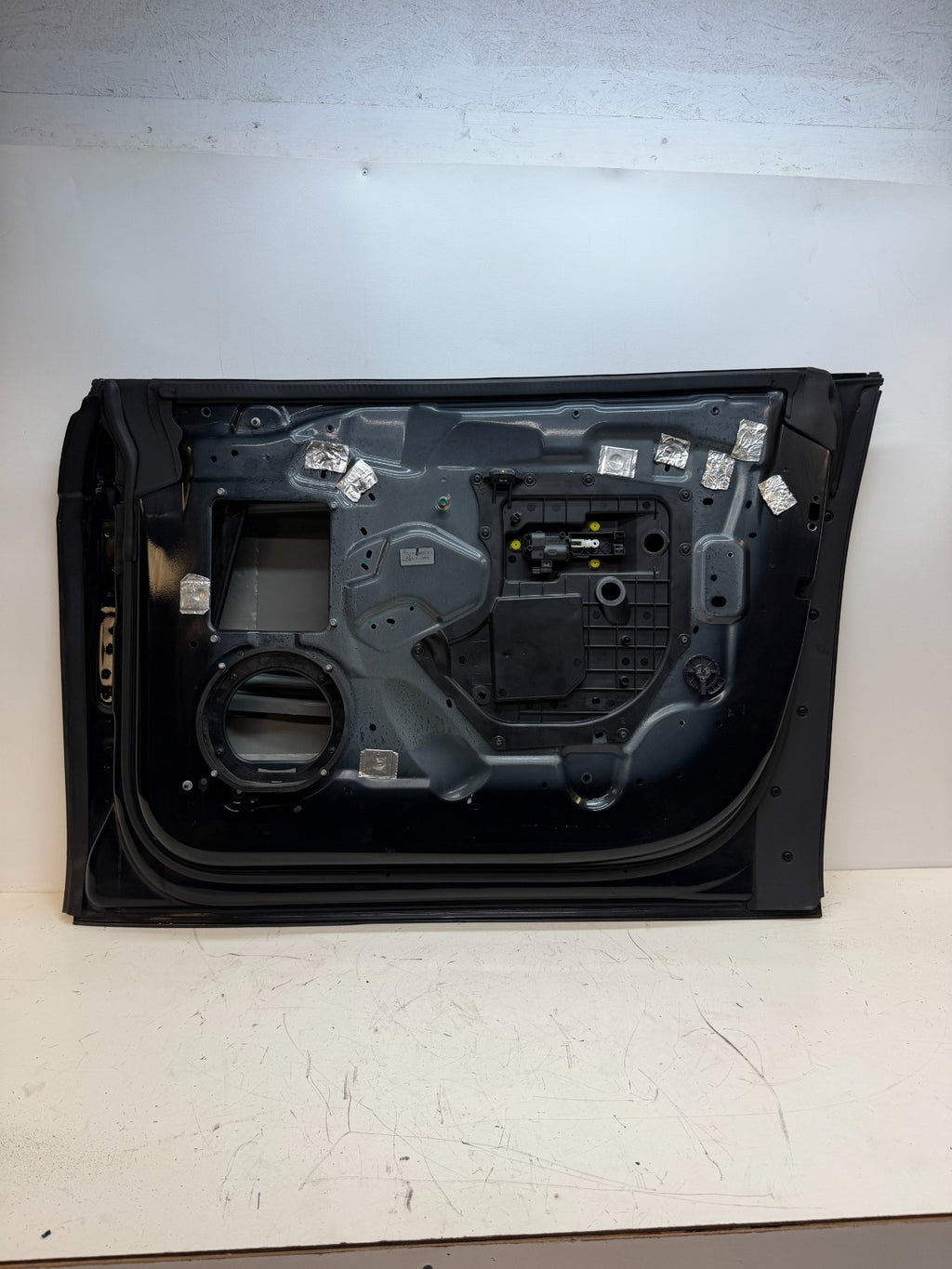 2016-2020 Tesla Model X Front Passenger Right Door Shell Panel OEM 1009907-00-G
