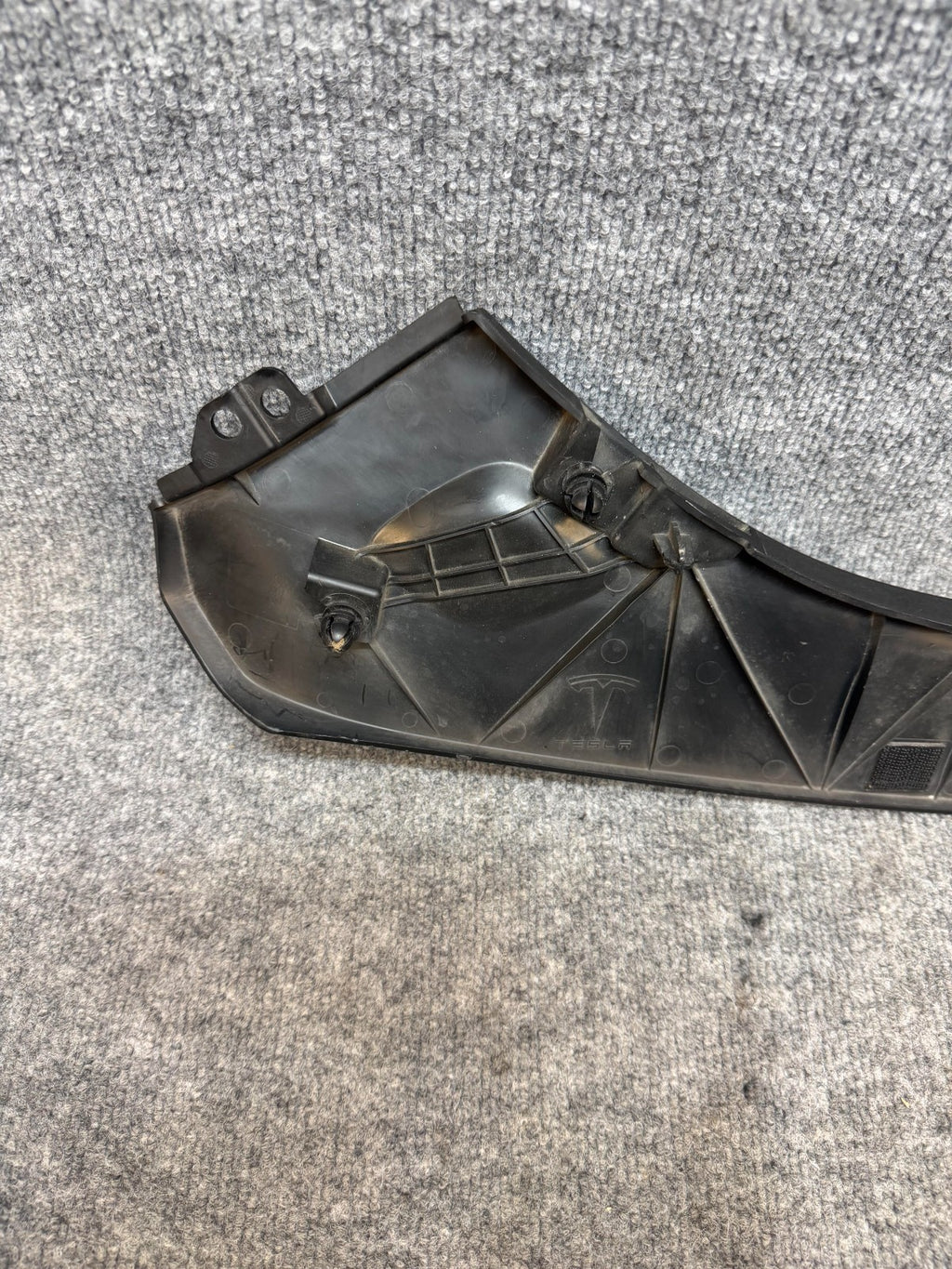 2016-2020 Tesla Model S OEM Front Center Underhood Apron Trim 1060474-00-D