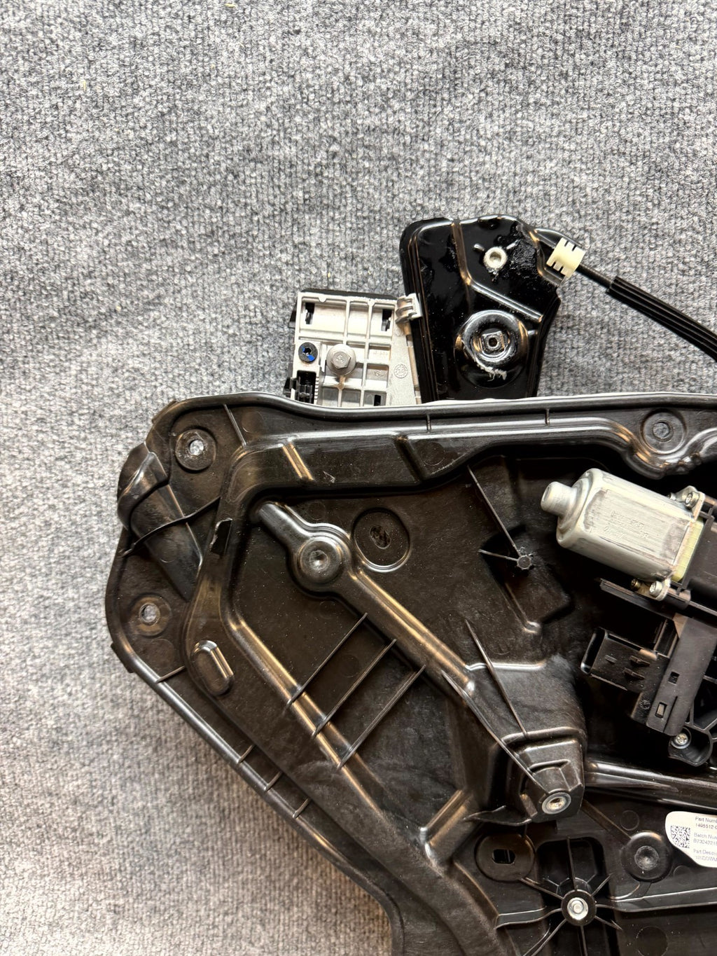 2020-2024 TESLA MODEL Y REAR LEFT DOOR WINDOW REGULATOR & MOTOR OEM, 149551201J