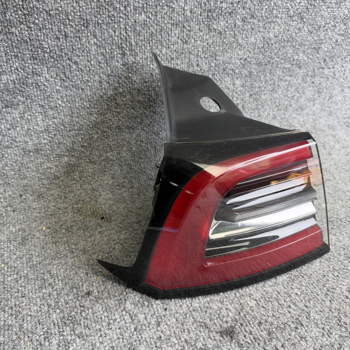 21-25 Tesla Model 3 Y Rear Left Passenger Outer LED Tail Light Lamp 4 Pin OEM