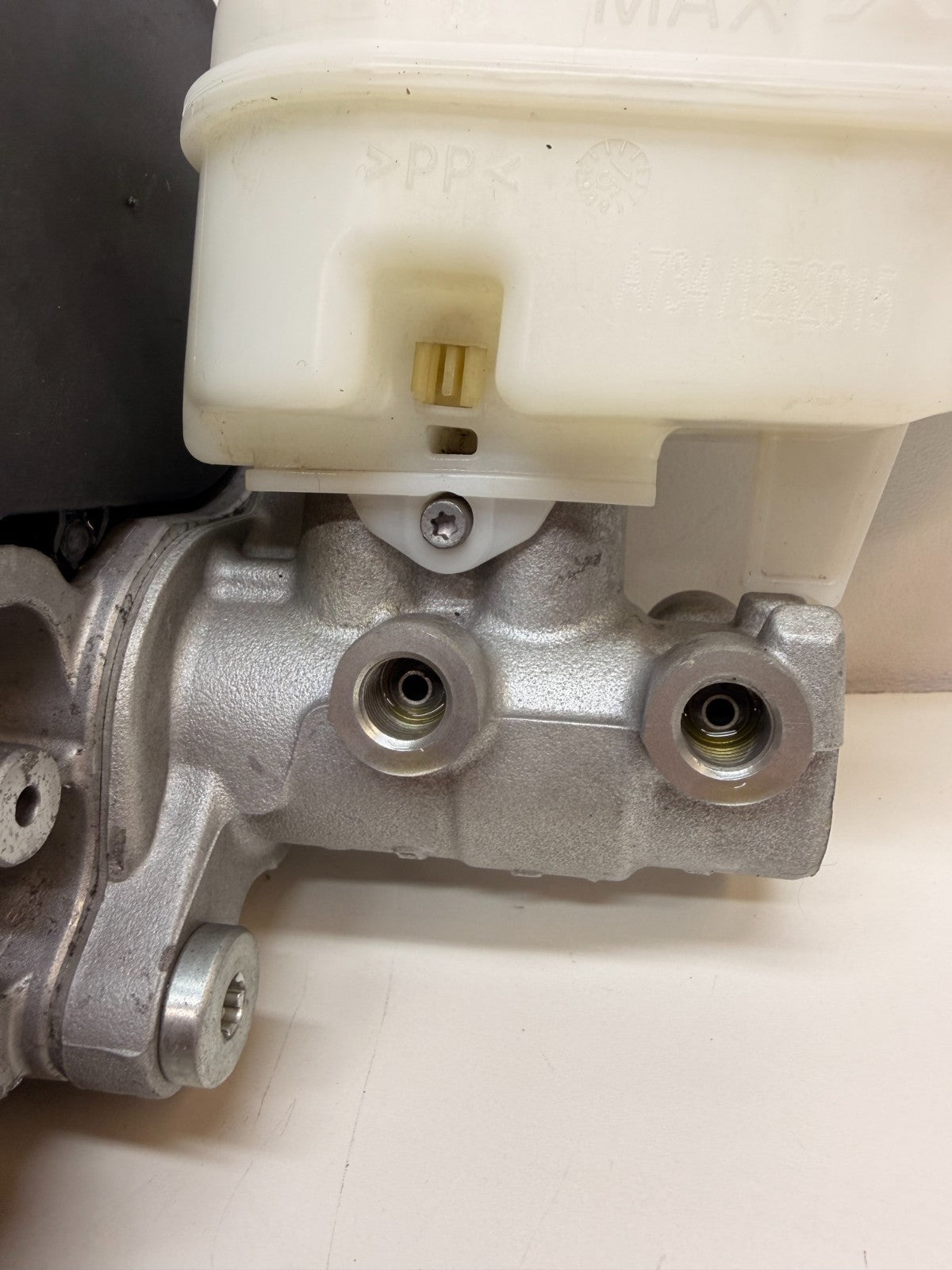 2012-2019 Tesla Model S X Ibooster Autopilot Brake Booster 1037123-00-A