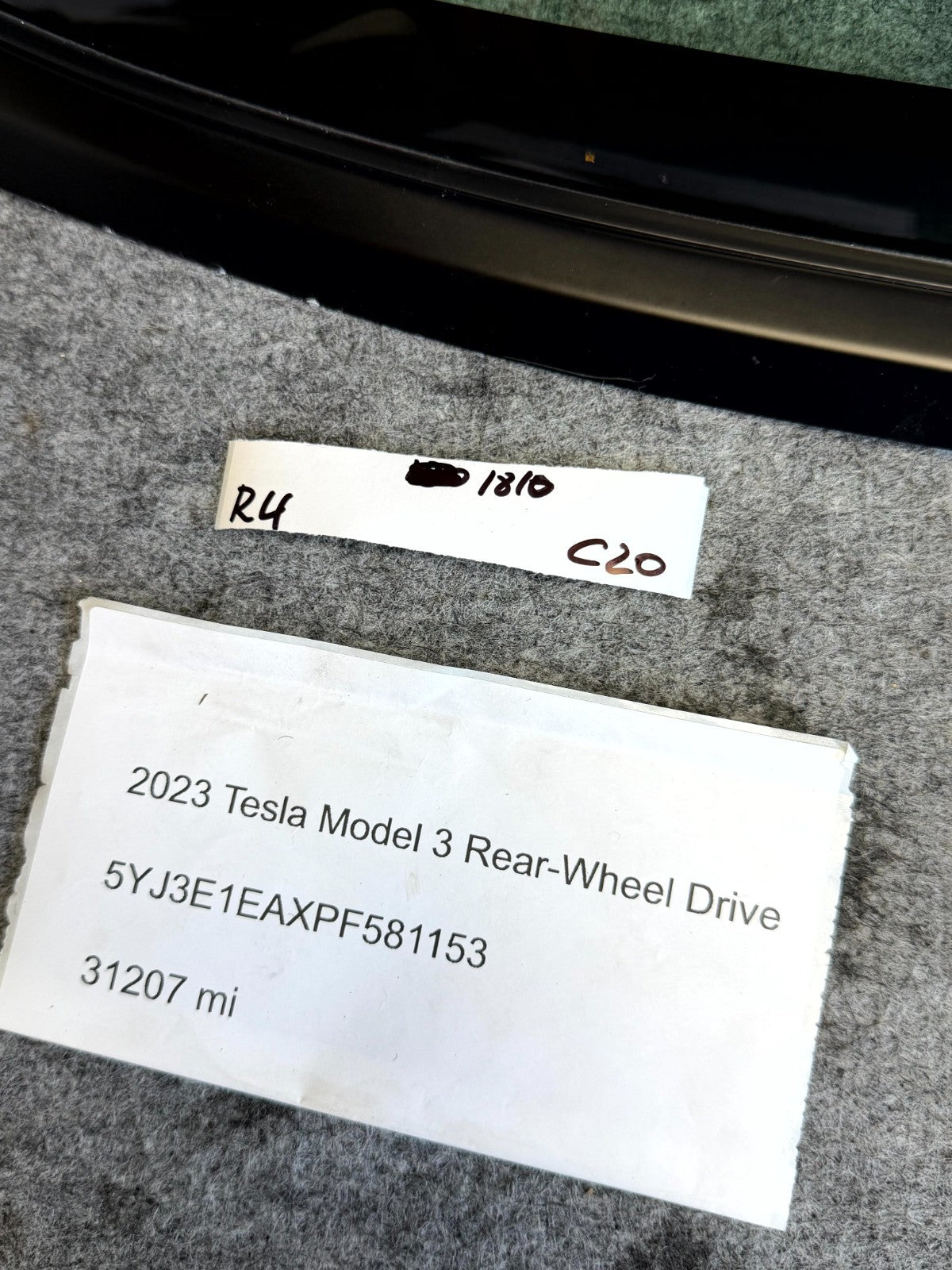♦️17-23 TESLA MODEL 3 REAR RIGHT QUARTER WINDOW GLASS W/ MOLDING OEM, 43R-011570