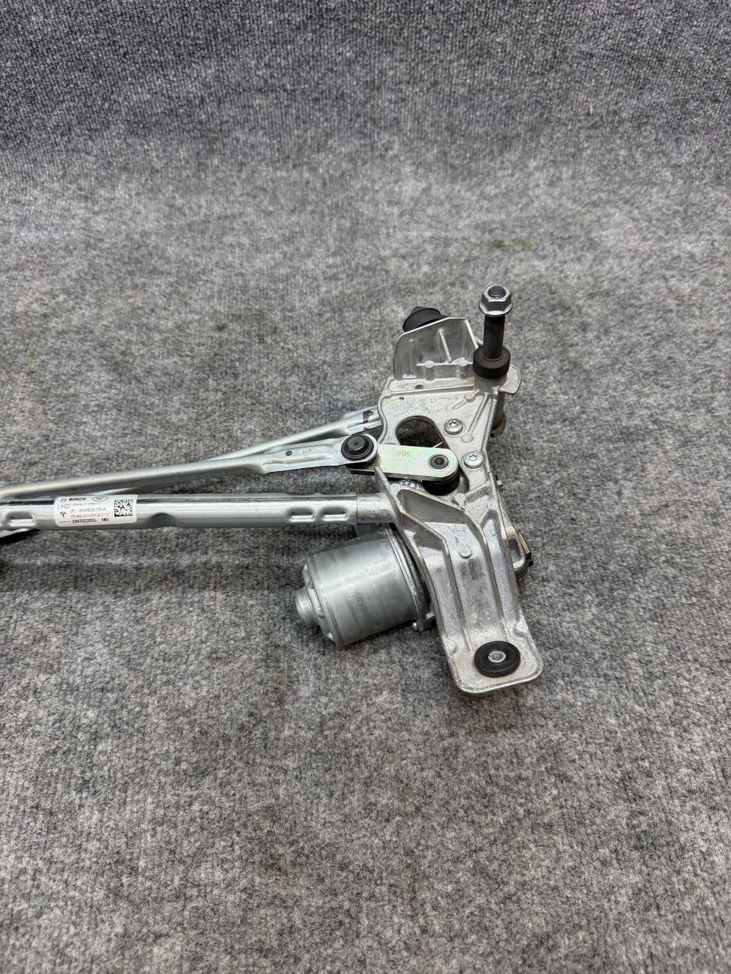 2017 - 2024 TESLA MODEL Y/3 WINDSHIELD WIPER LINKAGE W/ MOTOR OEM, 1658936-00-A