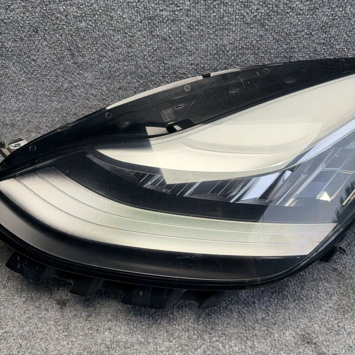 OEM 2017 - 2020 Tesla Model 3 Left Driver Reflector LED Headlight 1077371-00-K