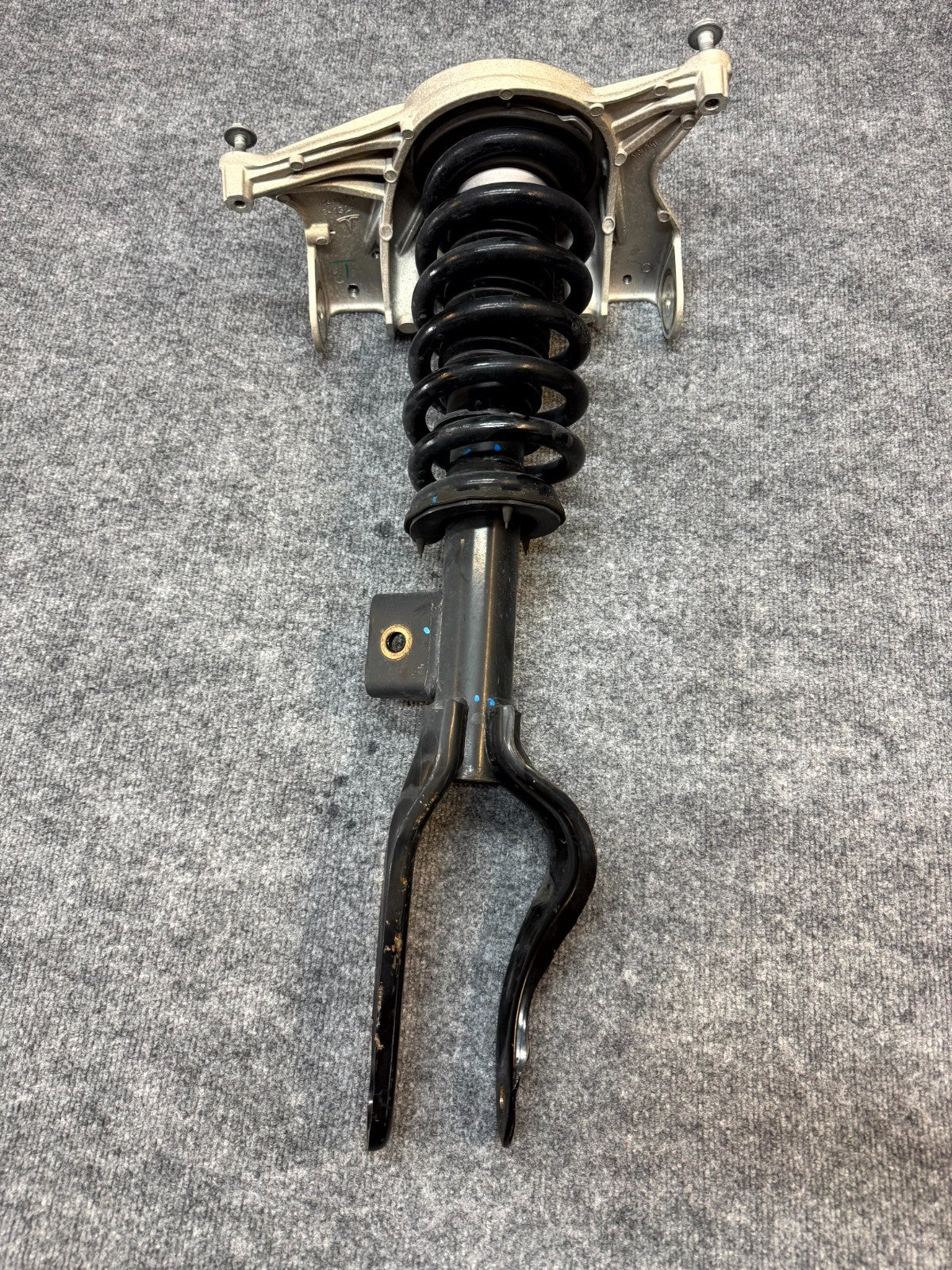 2020 - 2024 TESLA MODEL Y FRONT RIGHT SIDE SHOCK STRUT ABSORBER OEM 1188376-00-D