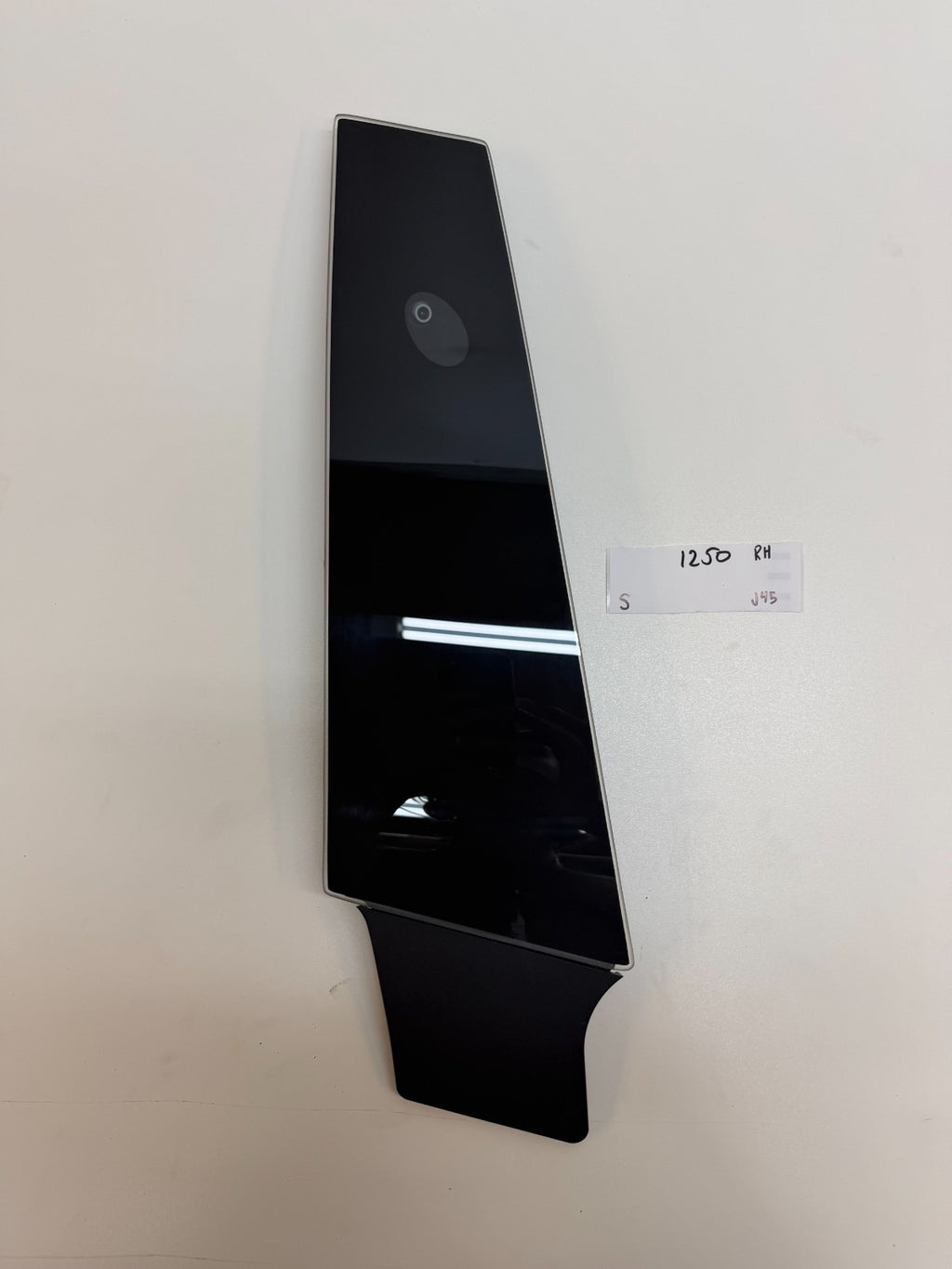 2016-2020 Tesla Model S Right B-Pillar Applique Glass Trim Molding 1083900-00-C