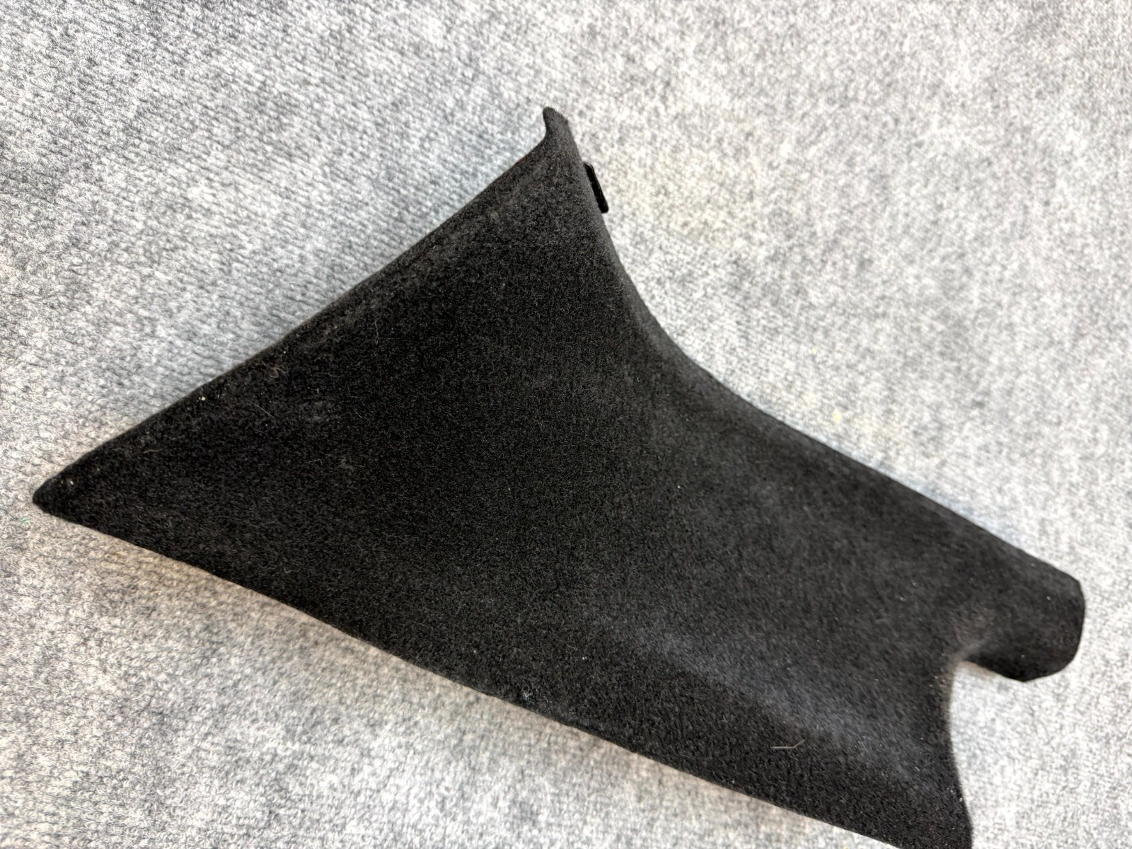2020 - 2024 TESLA MODEL Y REAR LEFT C-PILLAR LOWER TRIM COVER OEM, 1704658-01-D