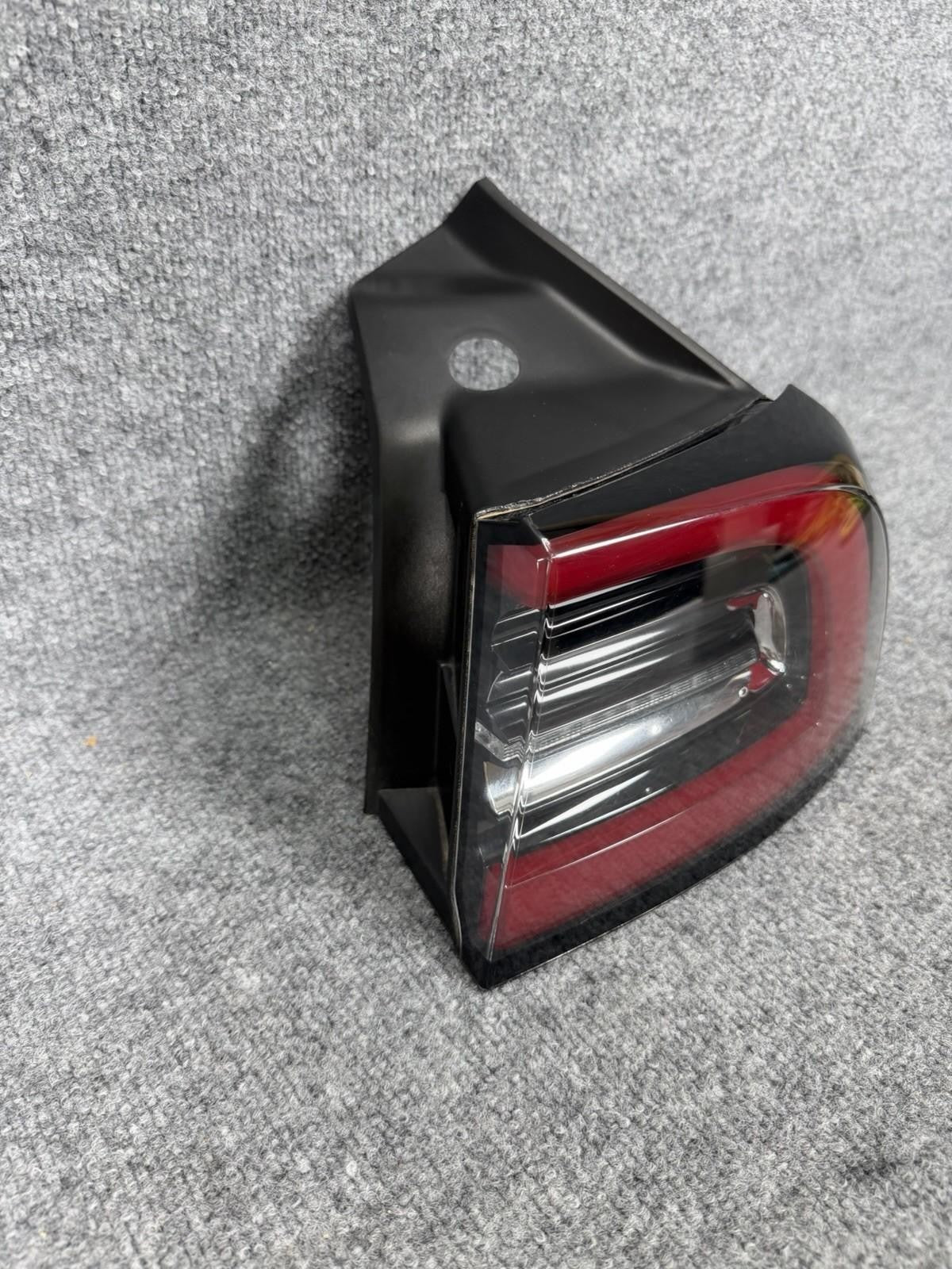 ♦️2017 - 2023 TESLA MODEL 3 REAR RIGHT PASSENGER SIDE TAILLIGHT OEM, 1077398-00