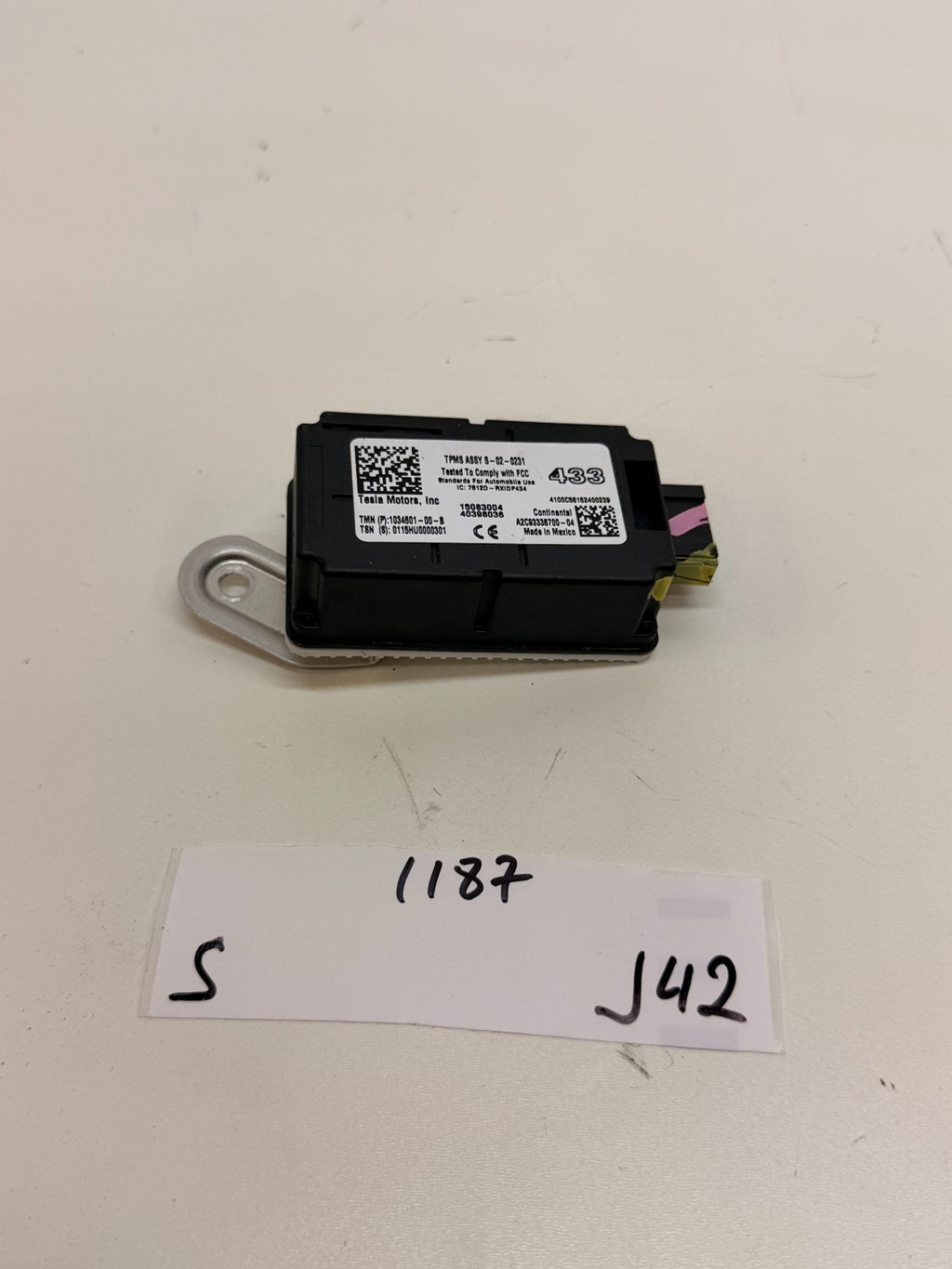 2012-20 Tesla Model S Tire Pressure Monitor System Module Receiver 1034601-00-B
