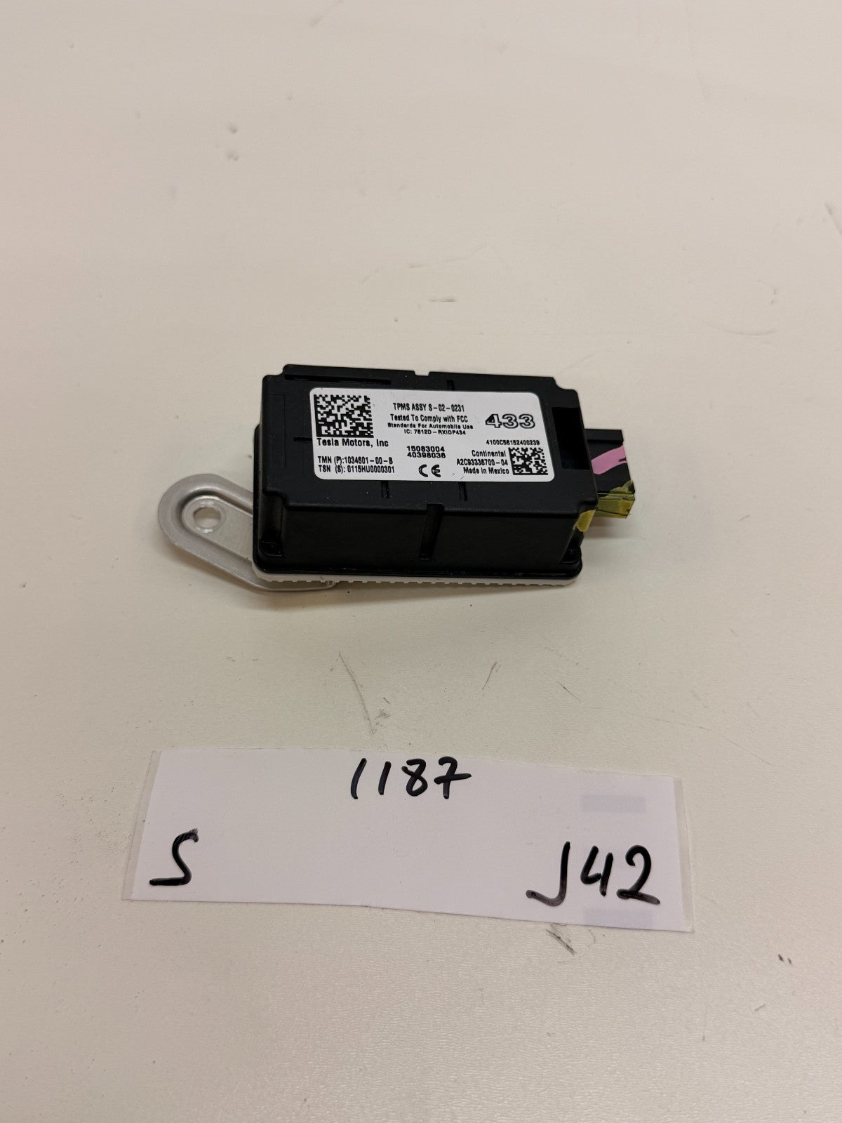 2012-20 Tesla Model S Tire Pressure Monitor System Module Receiver 1034601-00-B