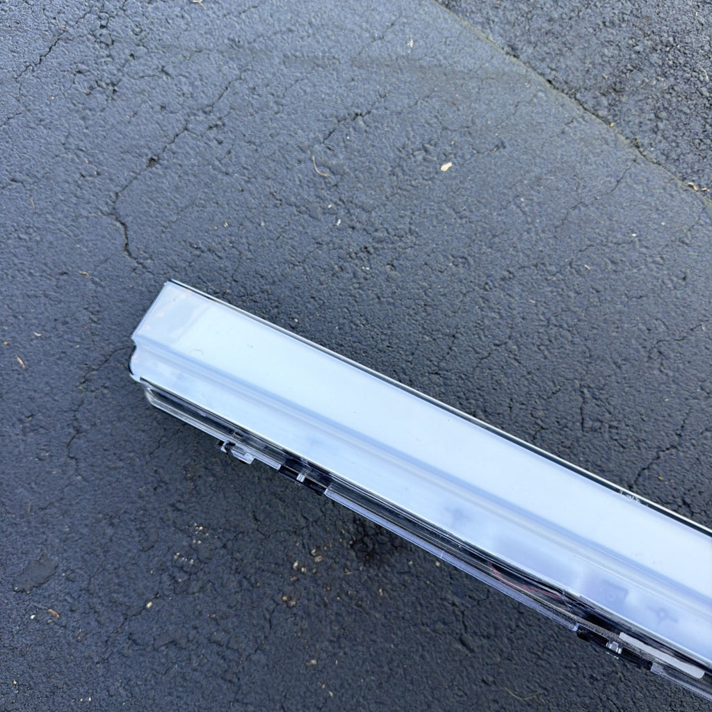 2024-2026 TESLA CYBERTRUCK FRONT CENTER DRL LIGHT LAMP BAR LED OEM 1806407-00-F