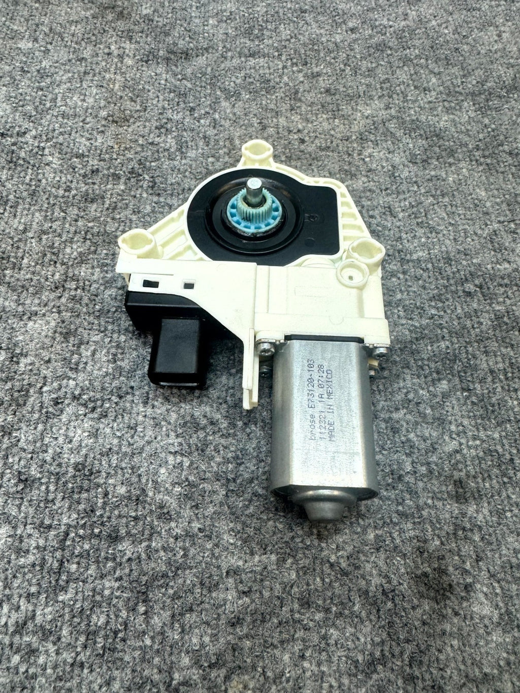2020 - 2024 TESLA MODEL Y FRONT RIGHT WINDOW REGULATOR MOTOR OEM, 1526797-00-E