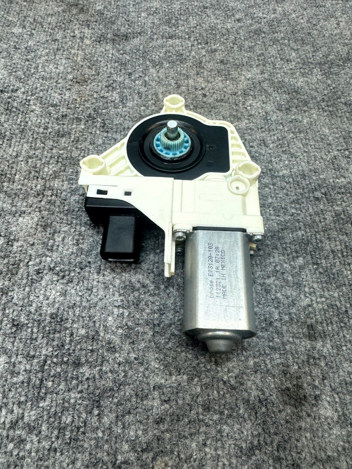 2020 - 2024 TESLA MODEL Y FRONT RIGHT WINDOW REGULATOR MOTOR OEM, 1526797-00-E