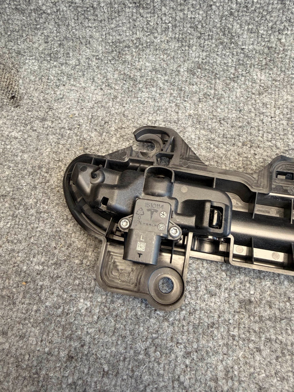 2017-2024 TESLA MODEL 3/Y Door HANDLE LEFT FRONT/REAR 1528114-00-D