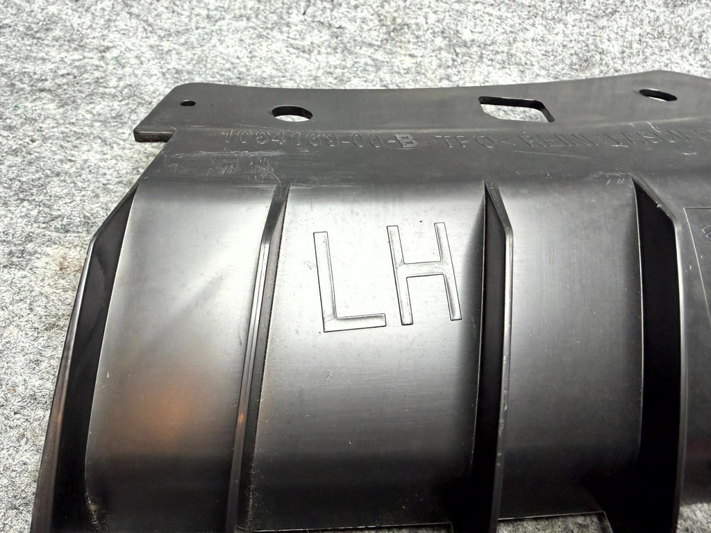 ♦️17-23 TESLA MODEL 3 FRONT LEFT UPPER BUMPER SUPPORT BRACKET OEM, 1084169-00-B