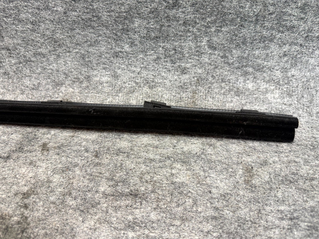 ♦️12-20 TESLA MODEL S REAR RIGHT DOOR WINDOW WEATHERSTRIP SEAL OEM, 1038407-00-A