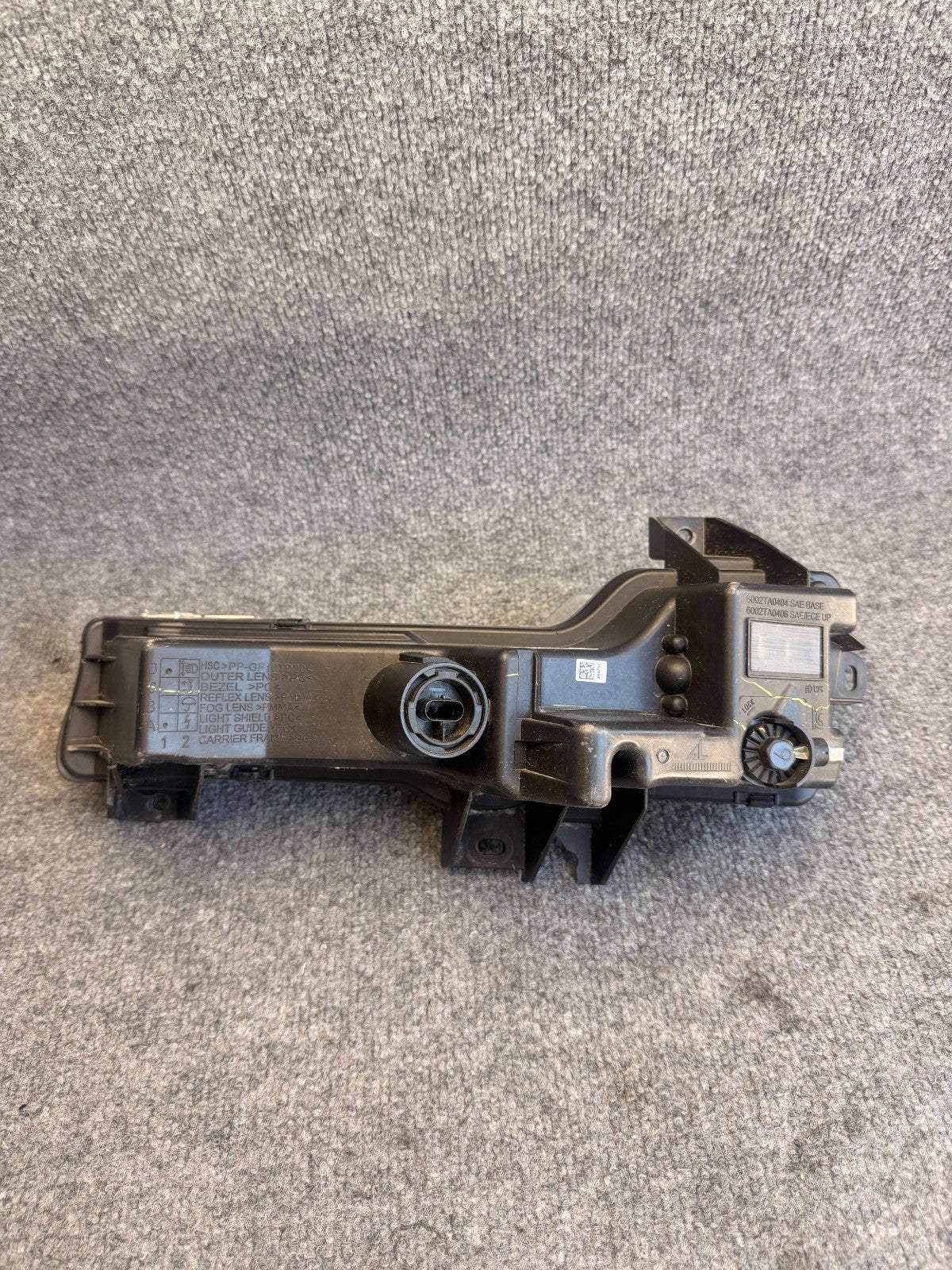 2017- 2023 Tesla Model 3 Right Passenger 3 Pin Fog Light Lamp 1077392-00-F
